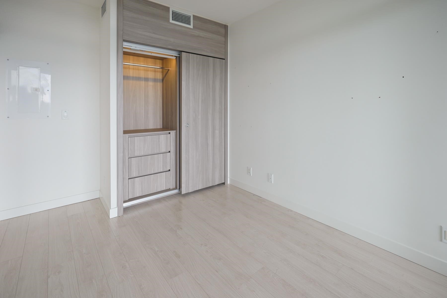 1810-4890 Lougheed Highway, Burnaby, BC