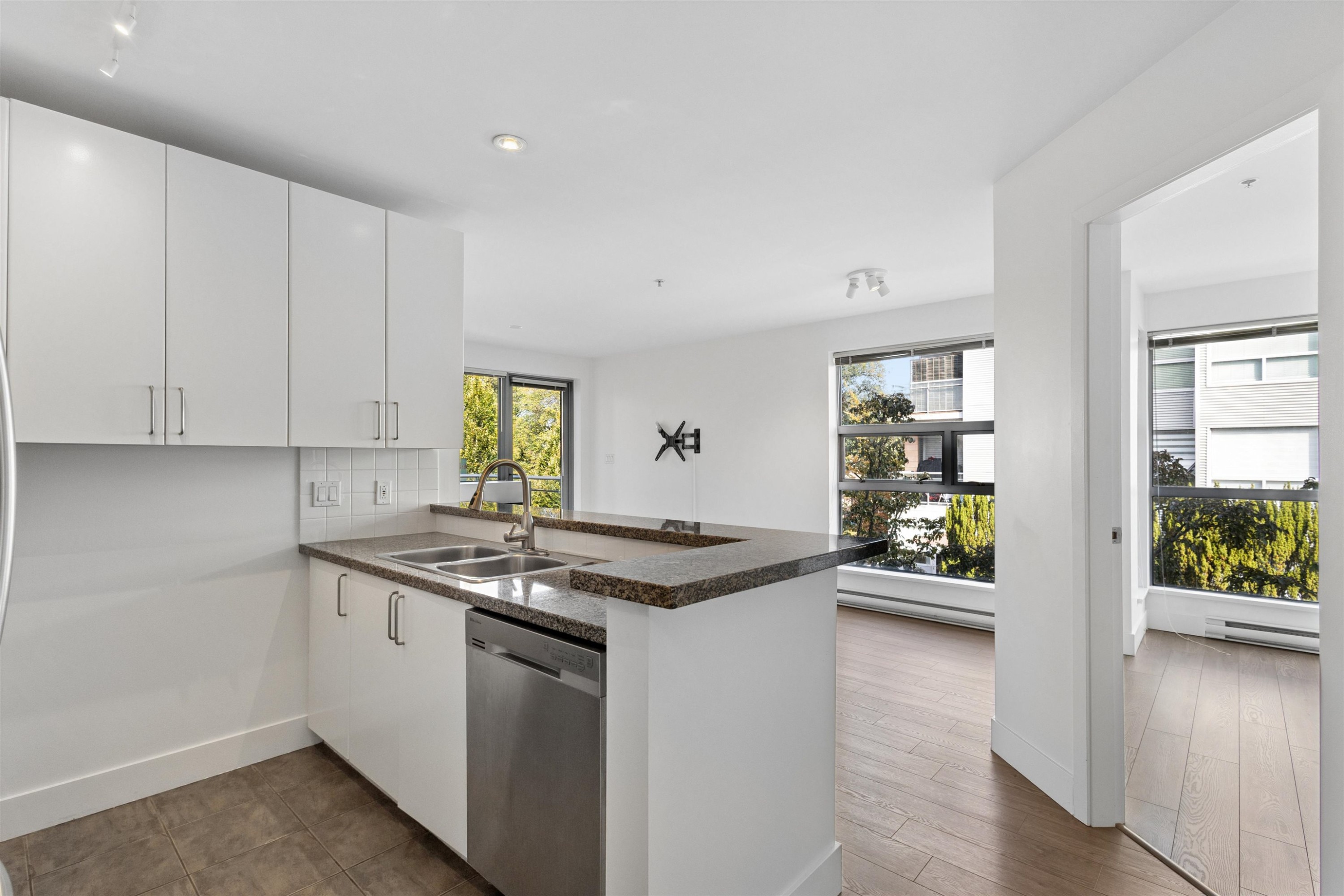 307-2680 Arbutus Street, Vancouver, BC