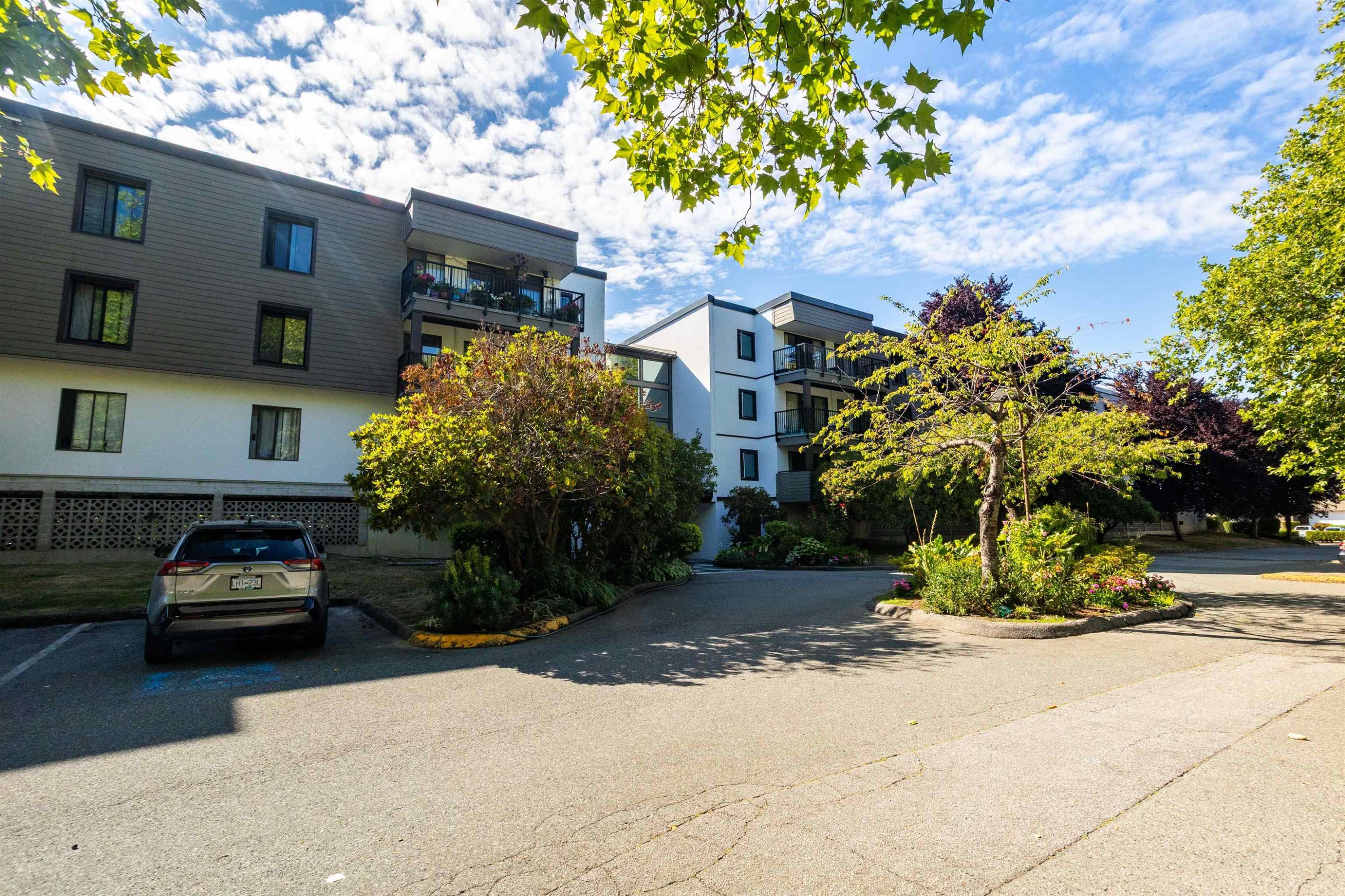 108-8860 No. 1 Road, Richmond, BC