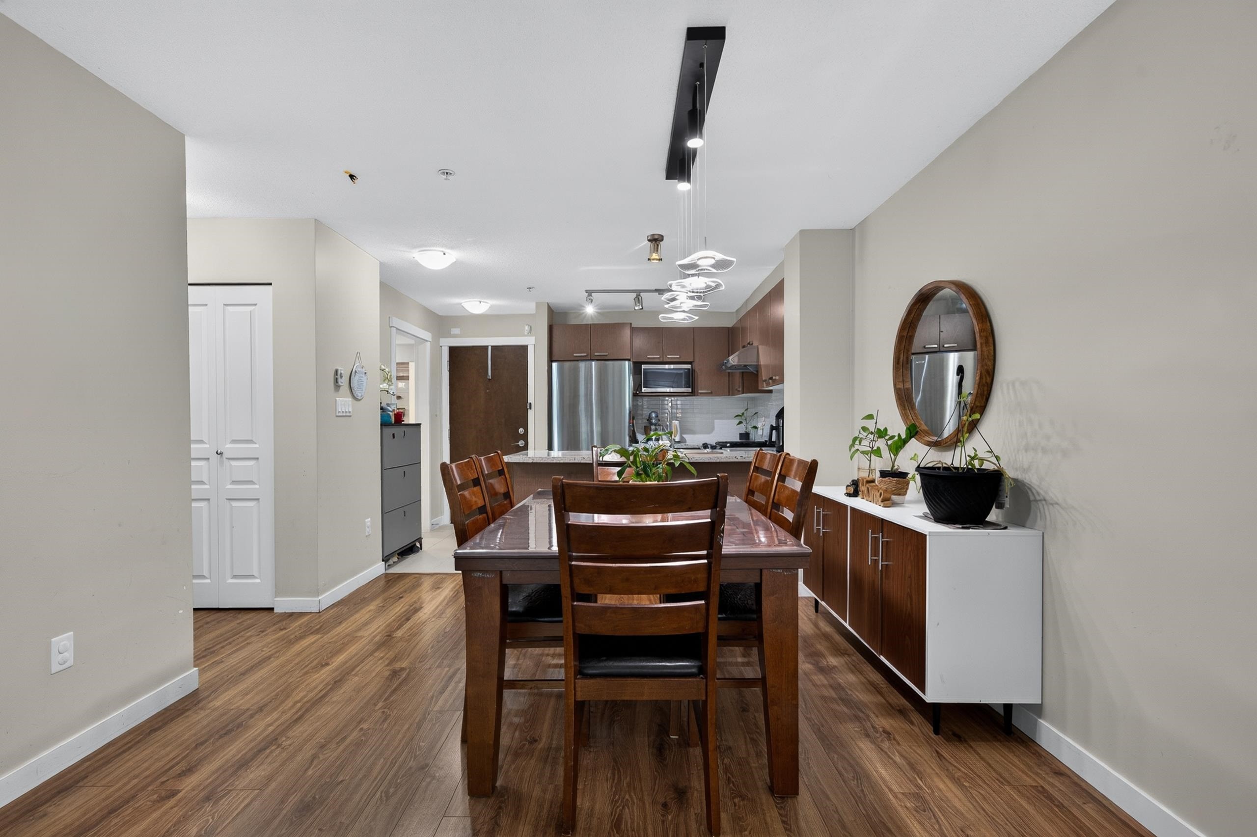115-9399 Tomicki Avenue, Richmond, BC
