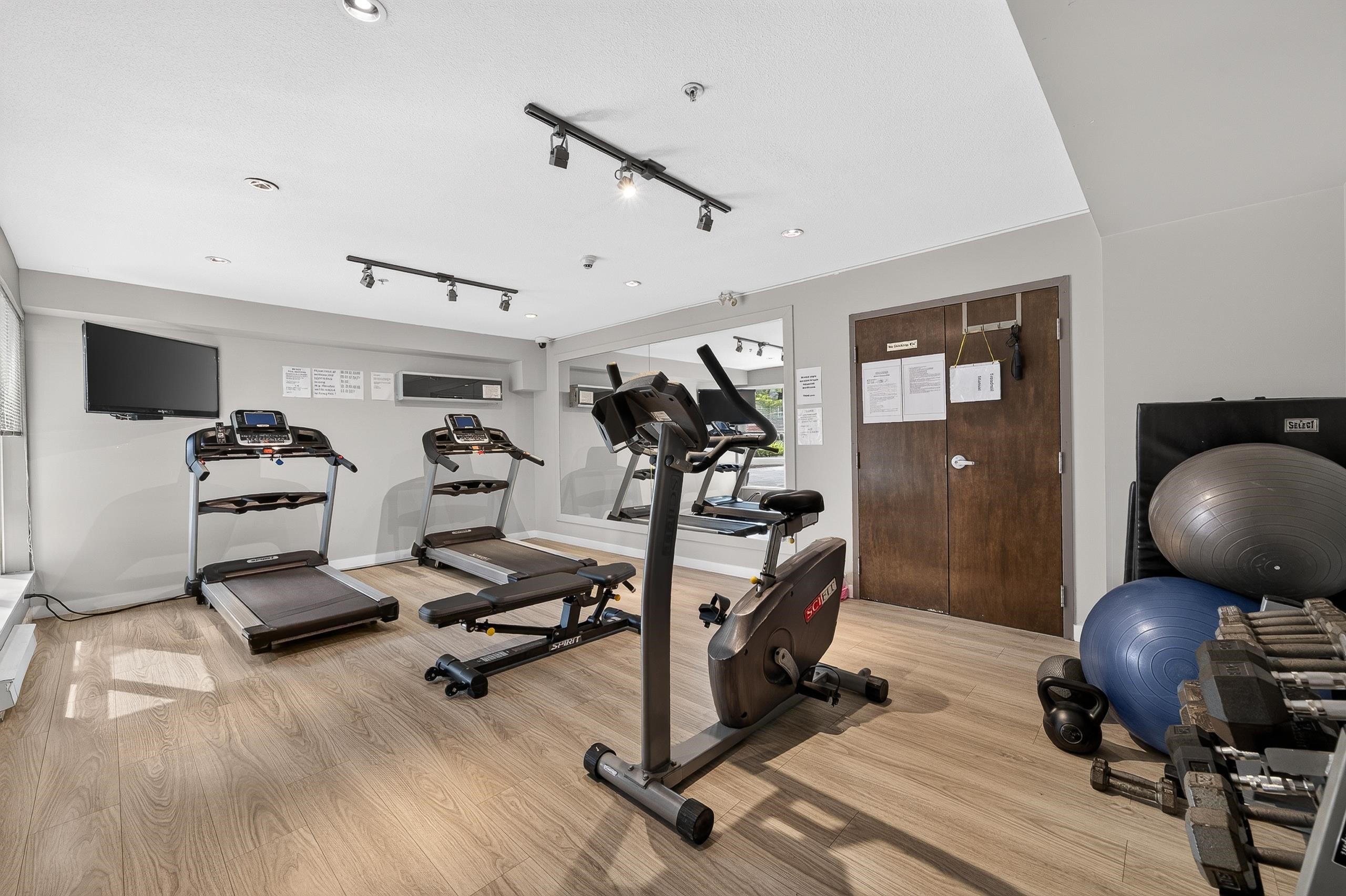 115-9399 Tomicki Avenue, Richmond, BC