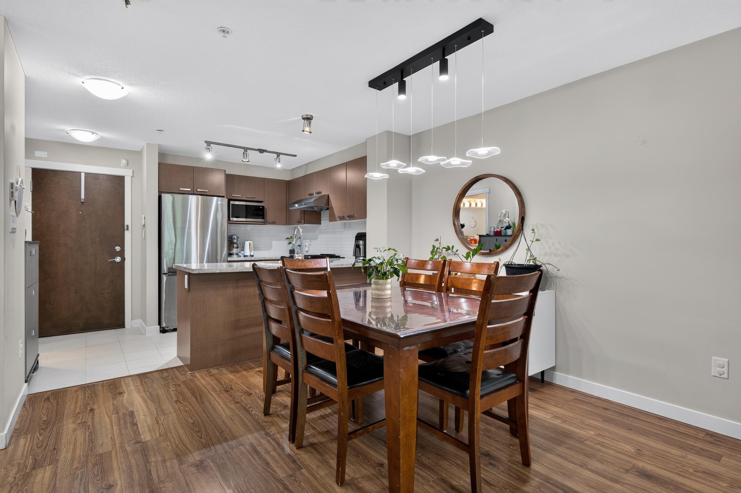 115-9399 Tomicki Avenue, Richmond, BC
