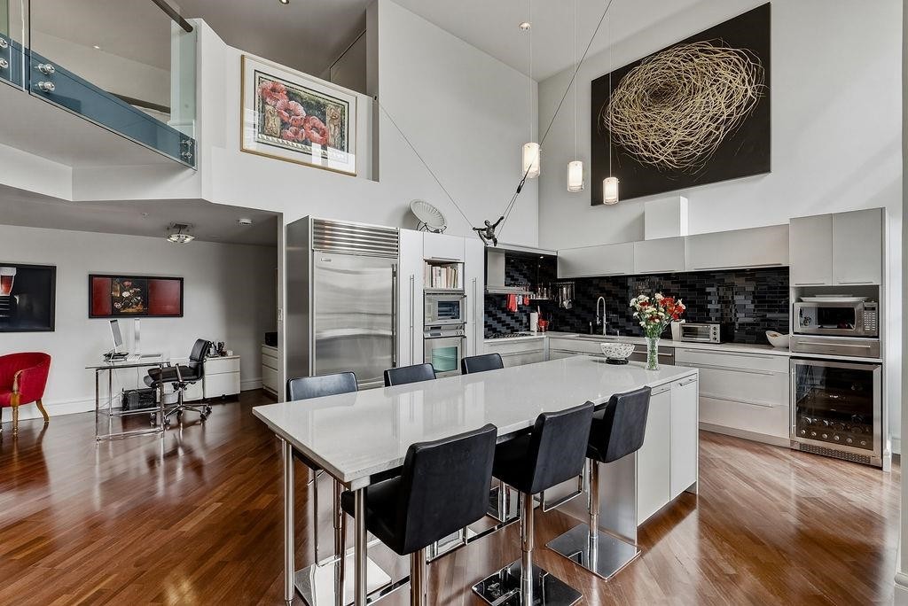 401-988 Richards Street, Vancouver, BC