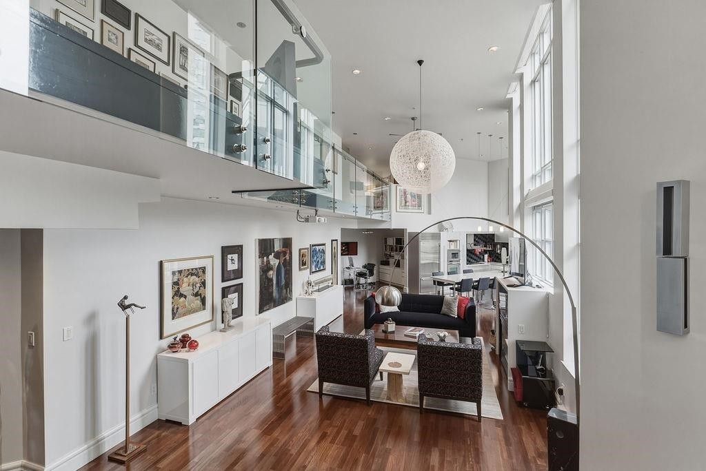 401-988 Richards Street, Vancouver, BC