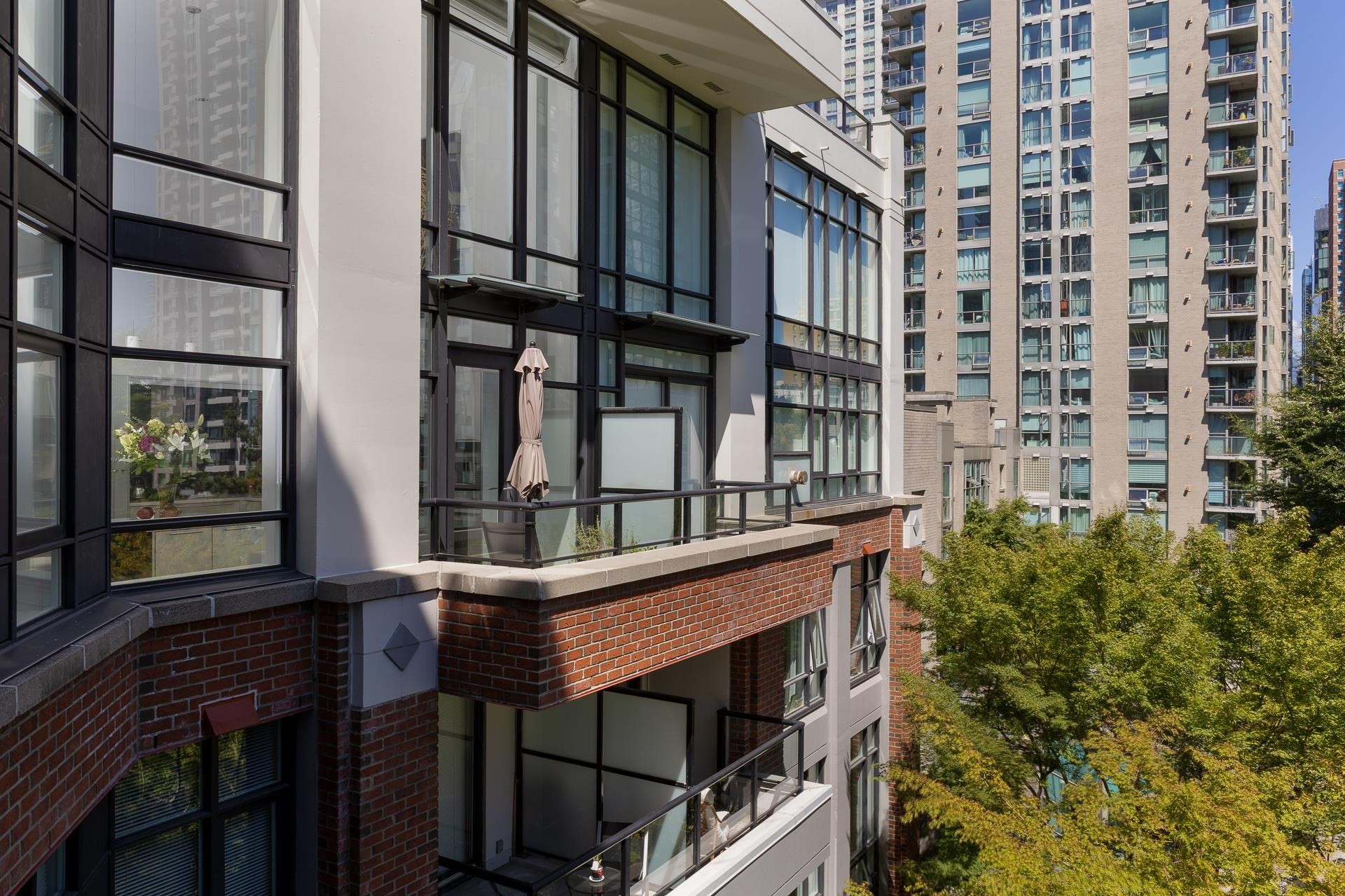 401-988 Richards Street, Vancouver, BC