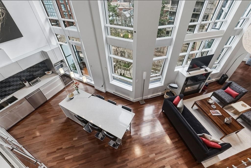 401-988 Richards Street, Vancouver, BC