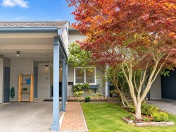11-7300 Ledway Road  Richmond, BC V7C 4N9