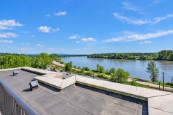 304-11566 224 Street Maple Ridge, BC V2X 9C9