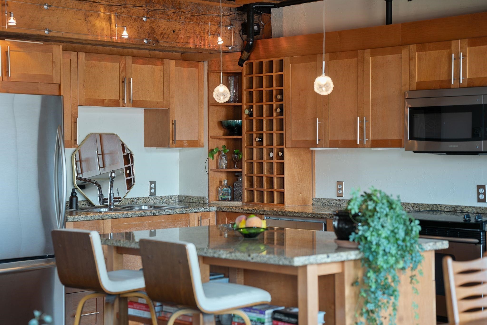 305-41 Alexander Street, Vancouver, BC