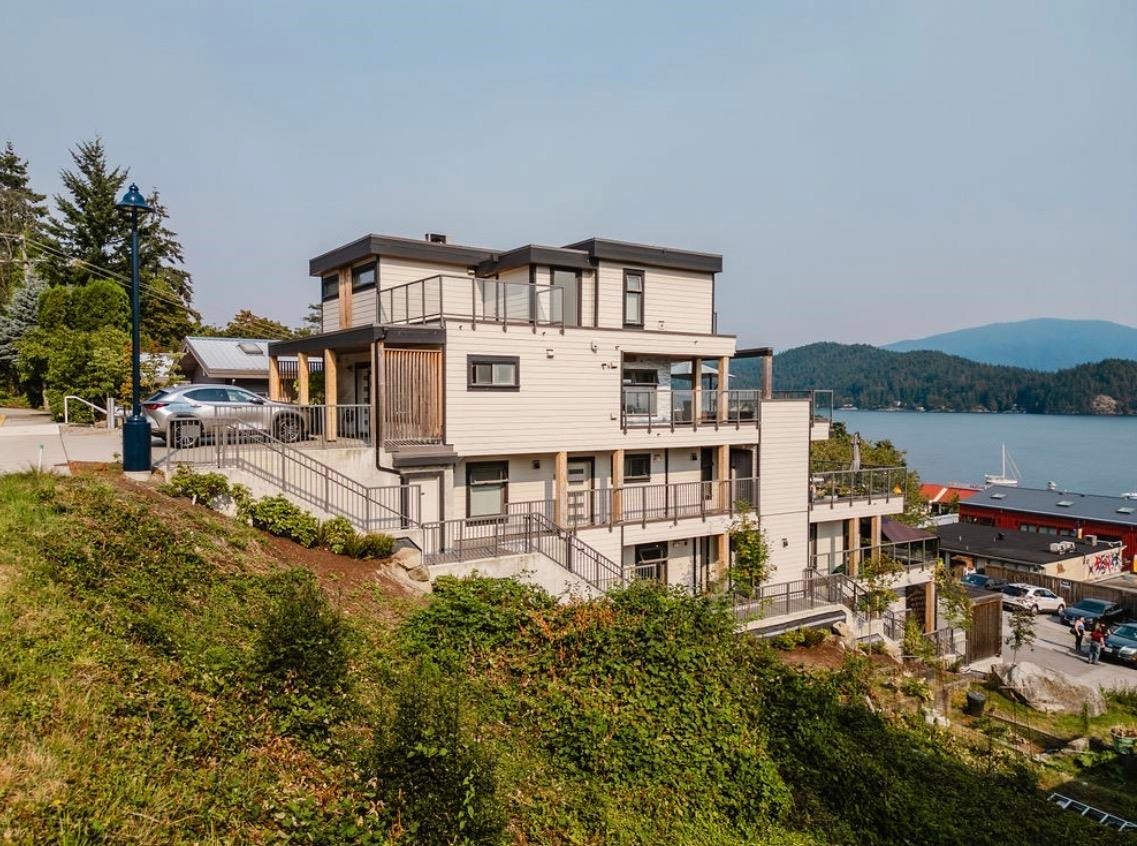 102-524 Fletcher Road S, Gibsons, BC