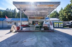 28588 Dewdney Trunk Road Maple Ridge, BC V2W 1M1