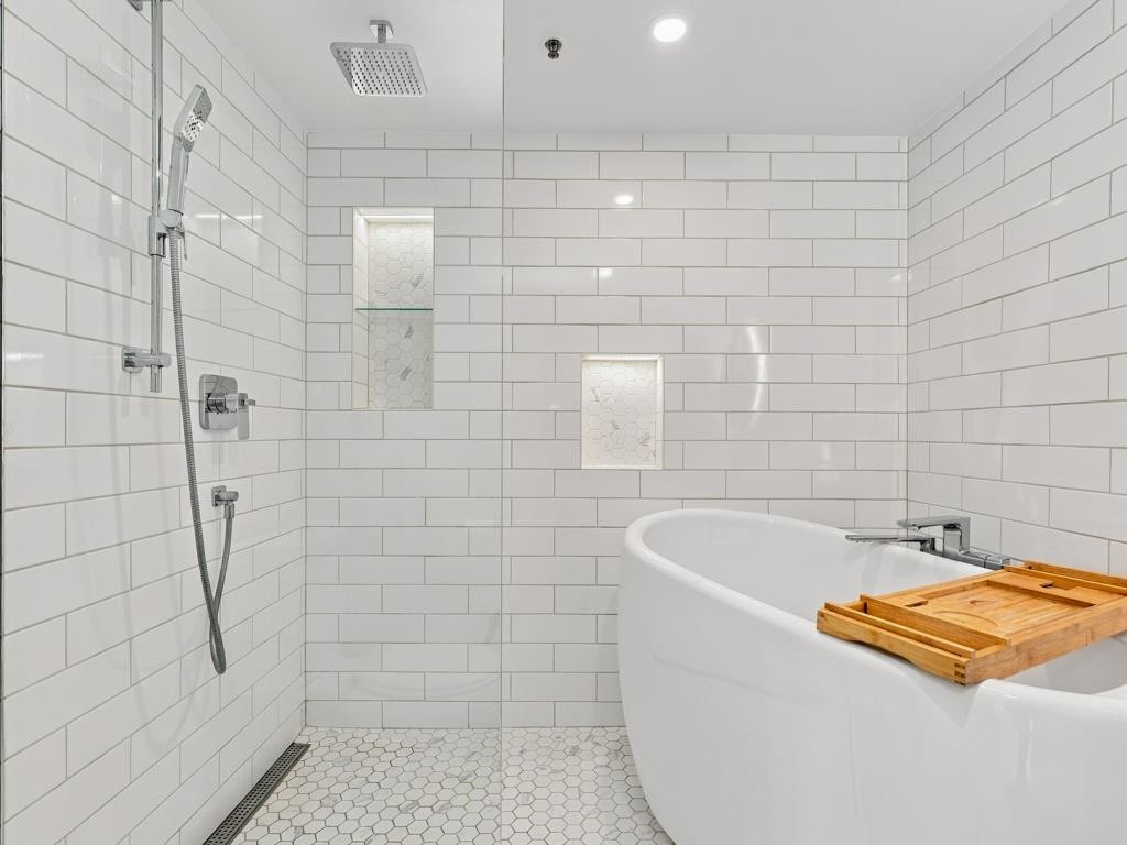 204-565 17 Street, West Vancouver, BC