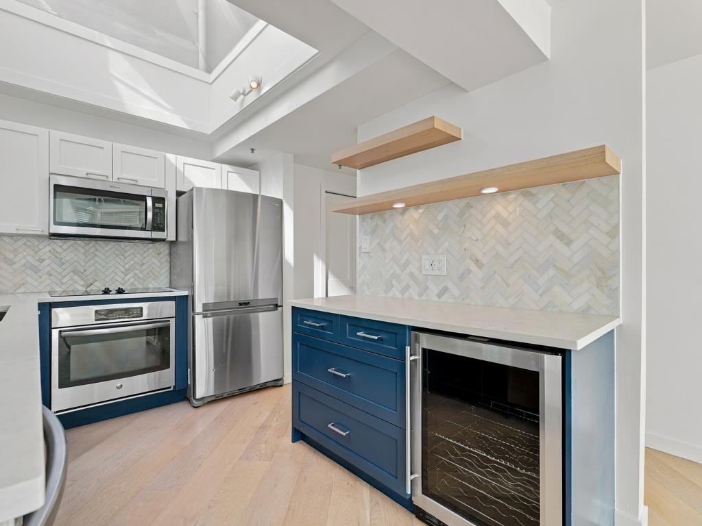 204-565 17 Street, West Vancouver, BC