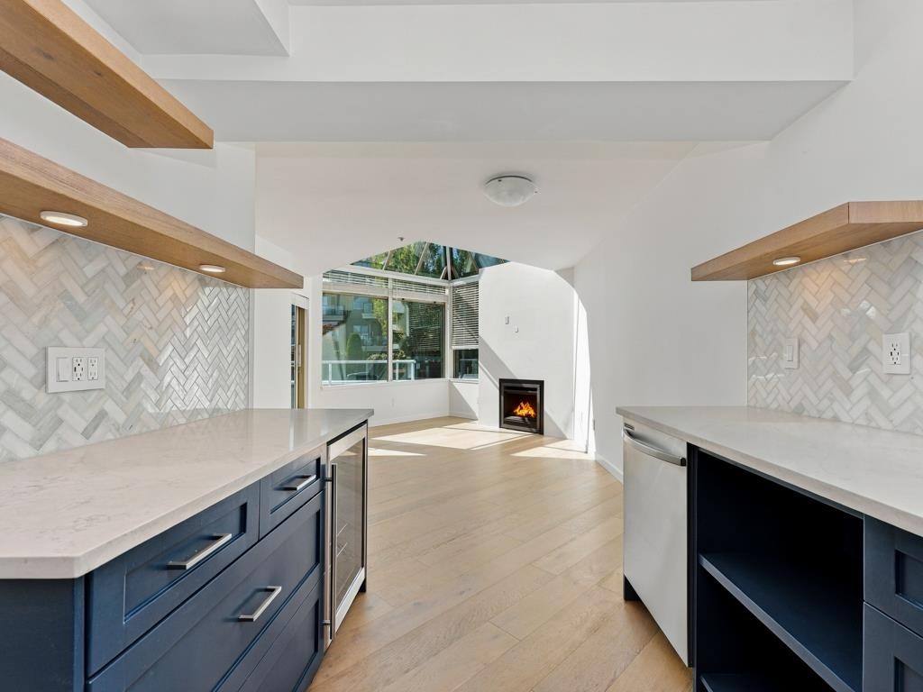 204-565 17 Street, West Vancouver, BC