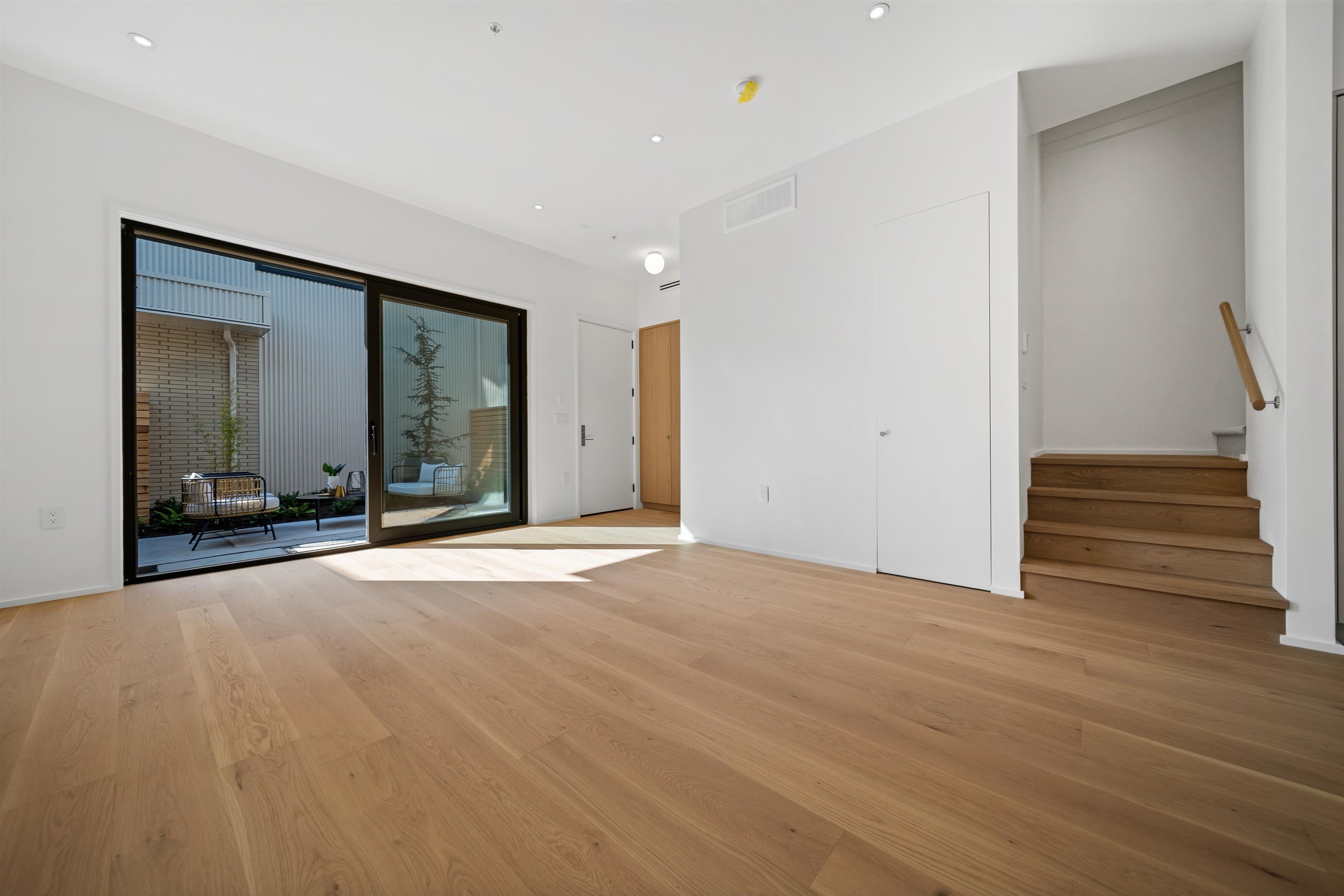 3-164 38Th Avenue E, Vancouver, BC