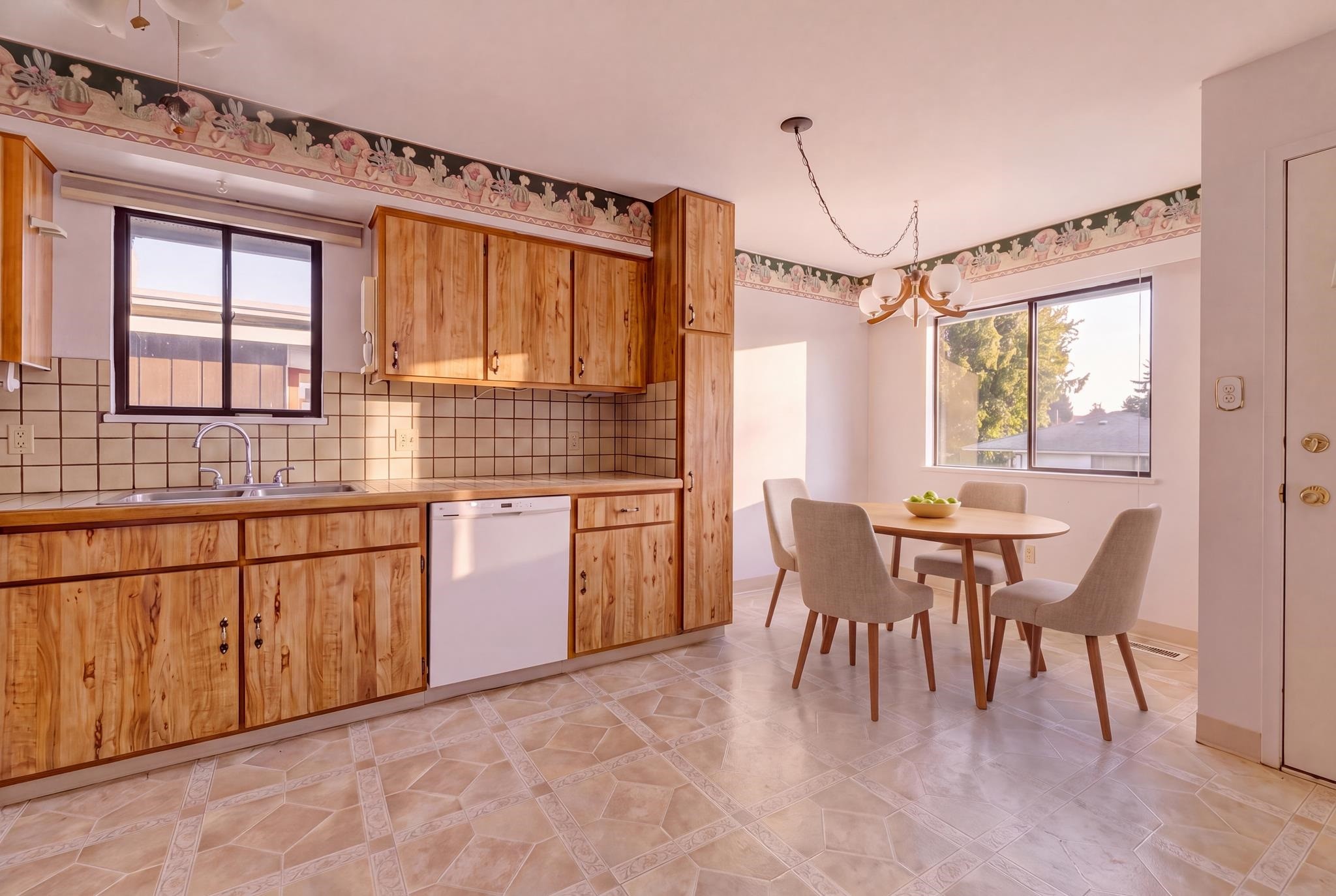 1110 Cottonwood Avenue, Coquitlam, BC