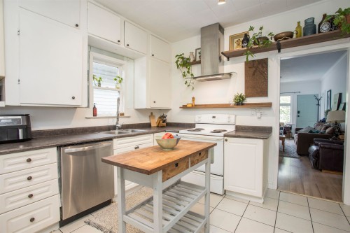 1976 Warwick Avenue  Port Coquitlam, BC V3C 1L6