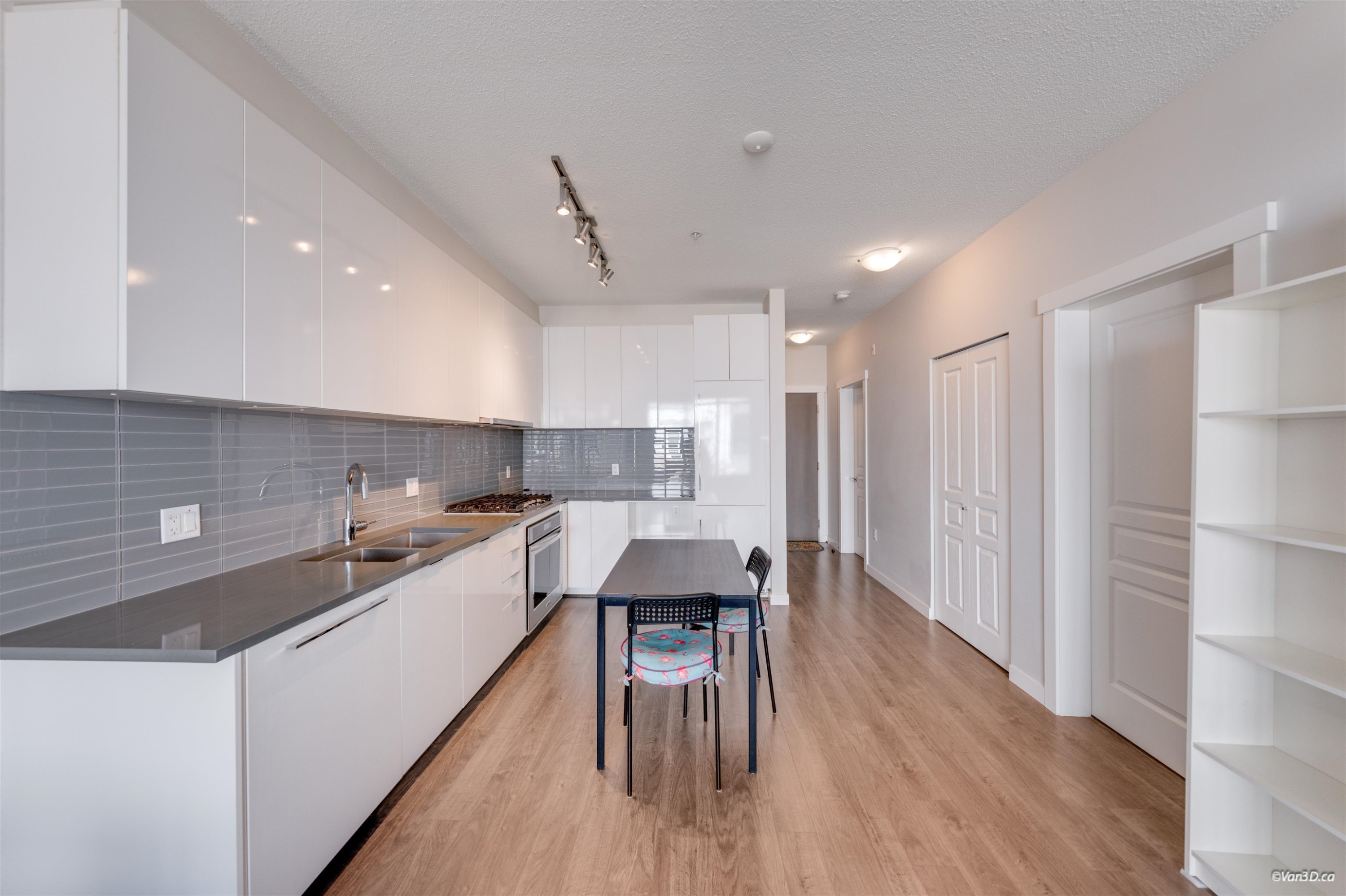 417-9311 Alexandra Road, Richmond, BC