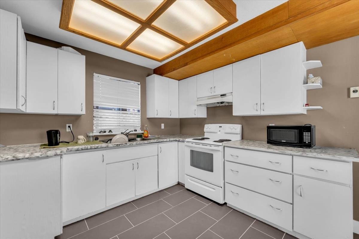 11698 206A Street, Maple Ridge, BC