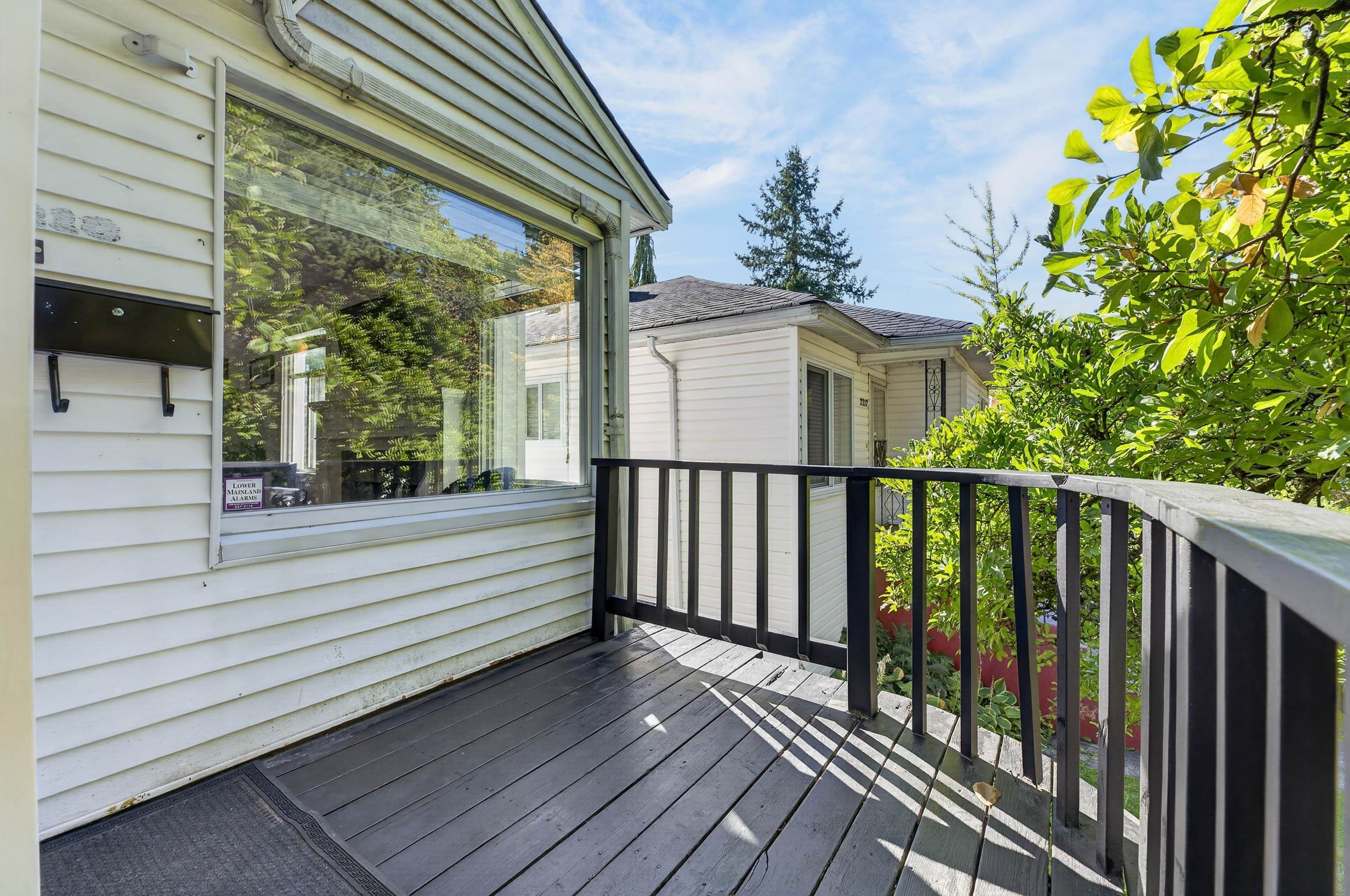 2218 11Th Avenue E, Vancouver, BC