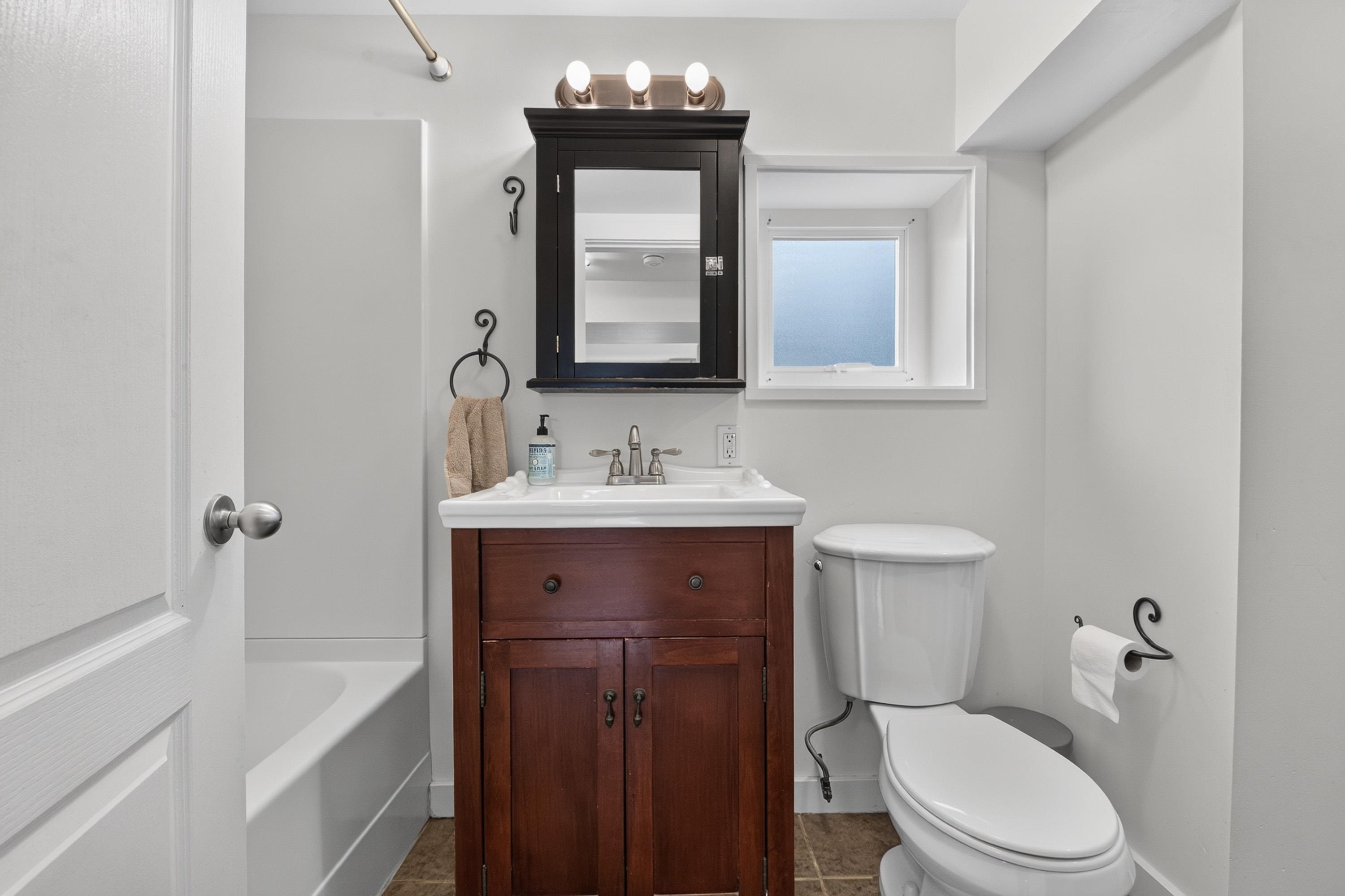 2218 11Th Avenue E, Vancouver, BC