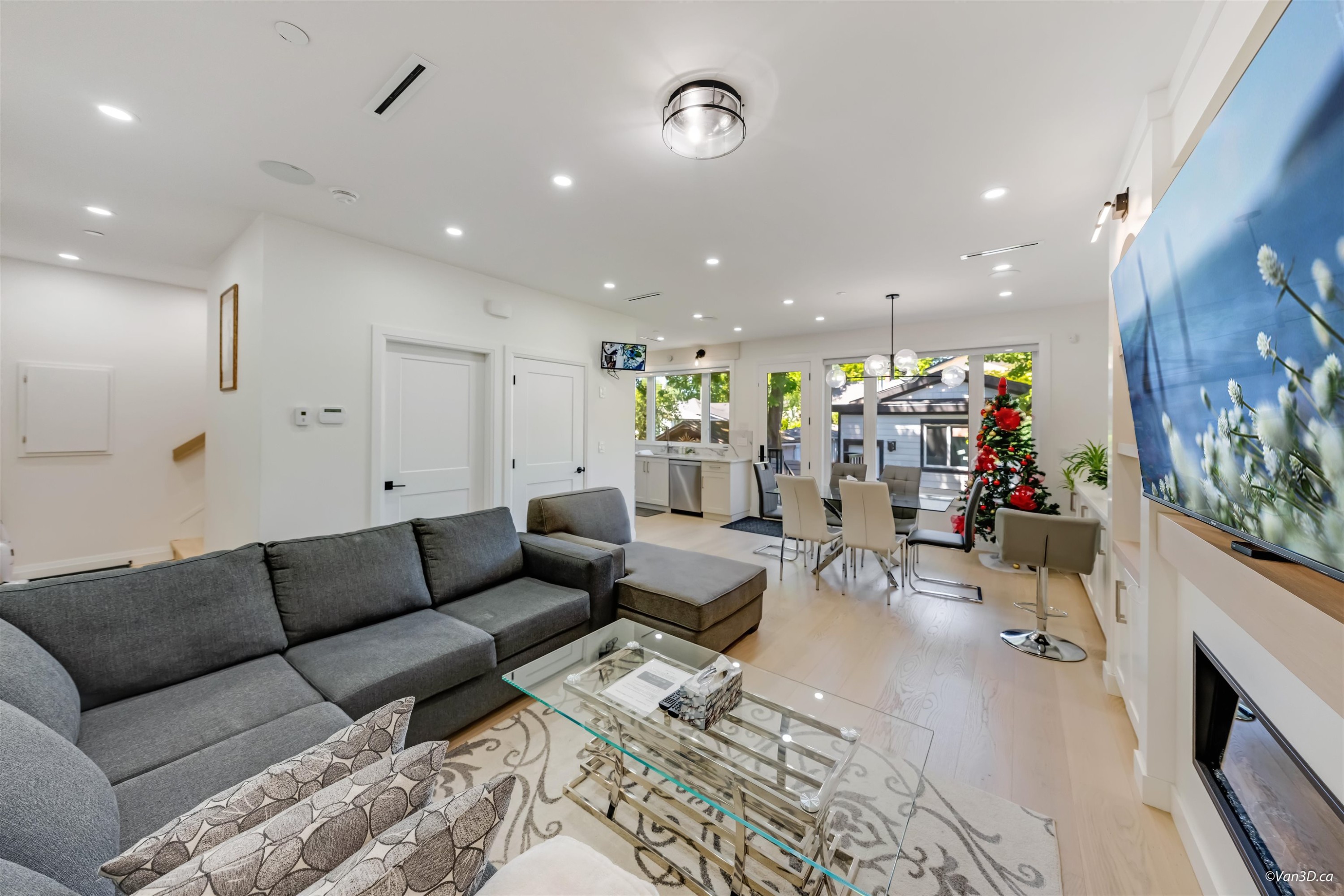 2-683 19Th Avenue W, Vancouver, BC