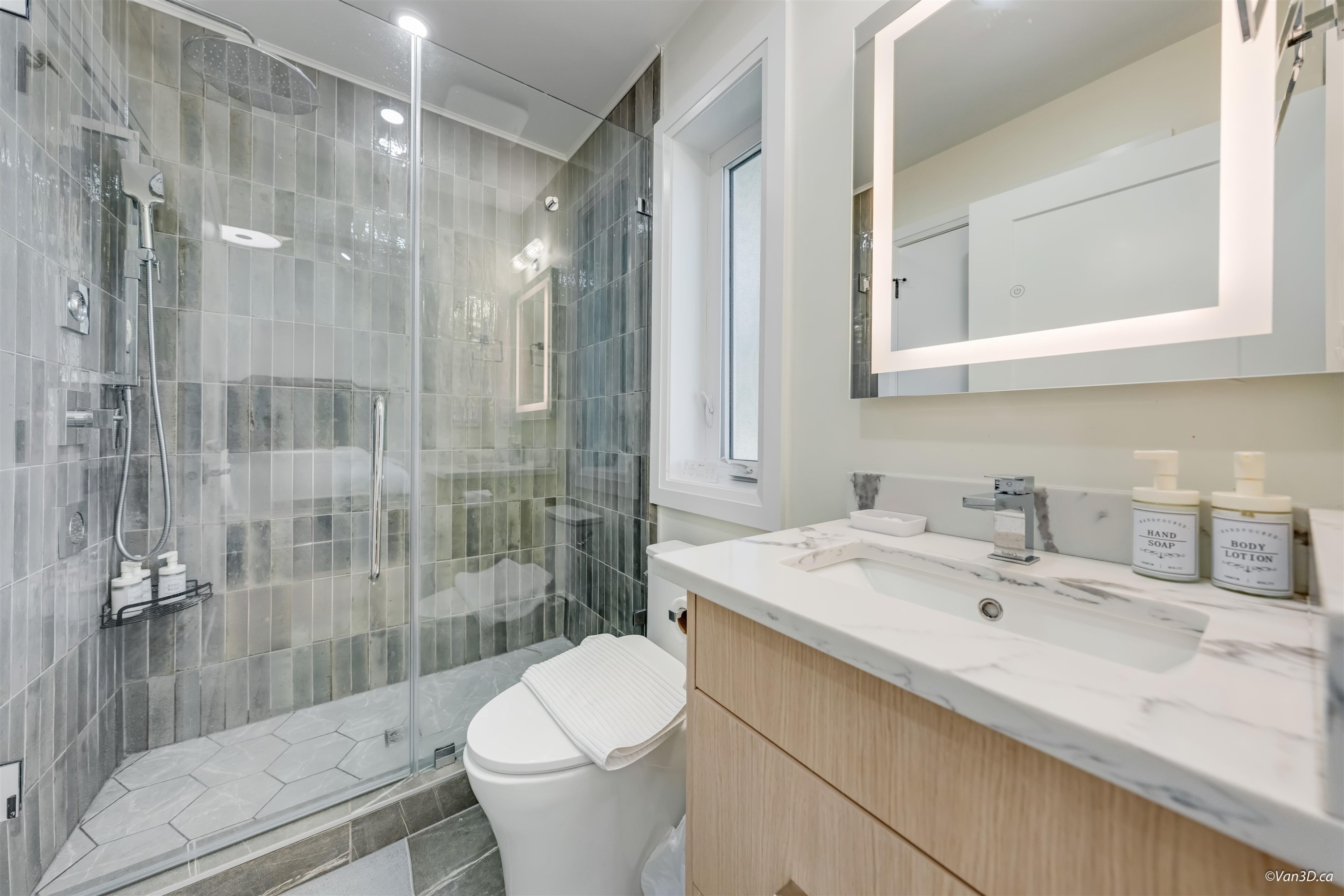 2-683 19Th Avenue W, Vancouver, BC
