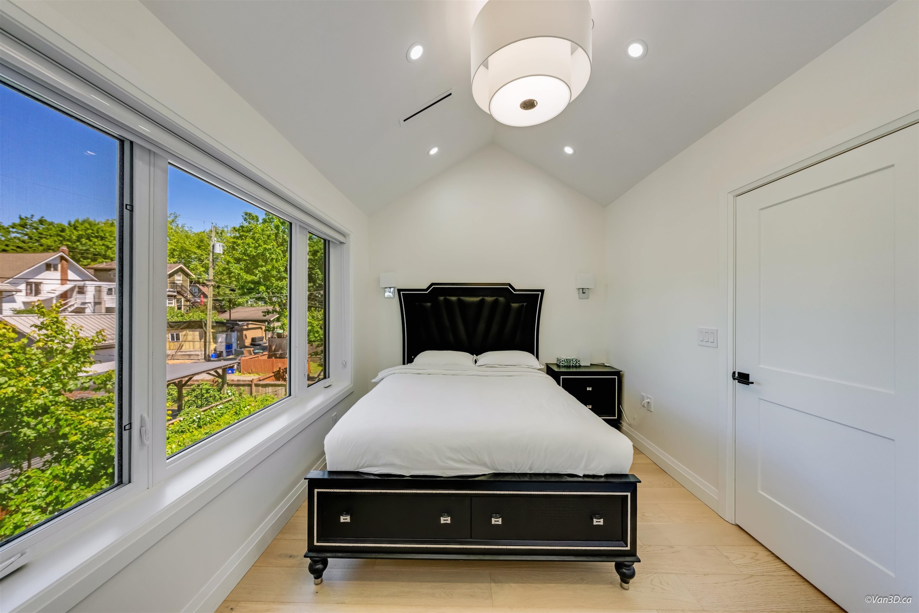 2-683 19Th Avenue W, Vancouver, BC