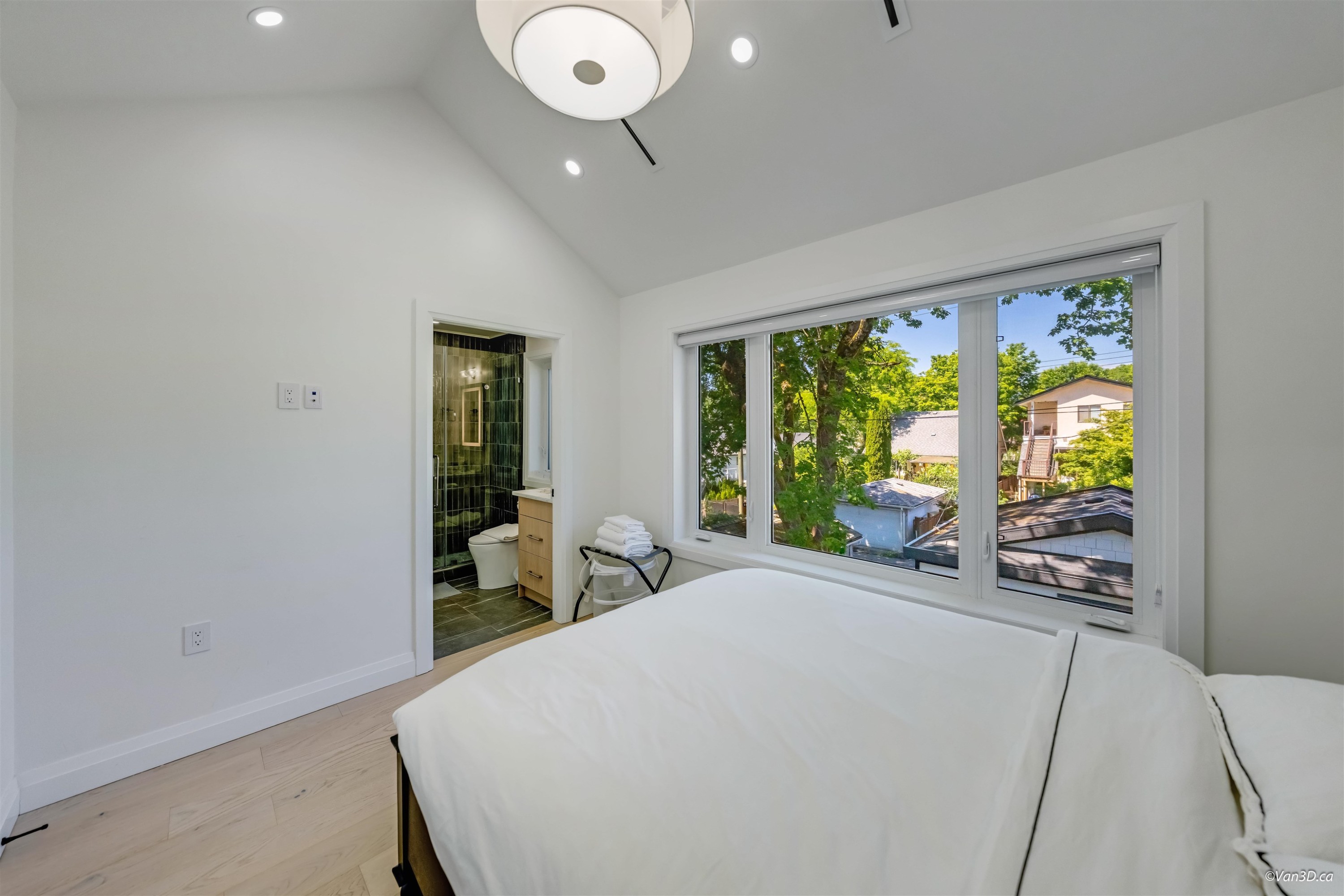 2-683 19Th Avenue W, Vancouver, BC