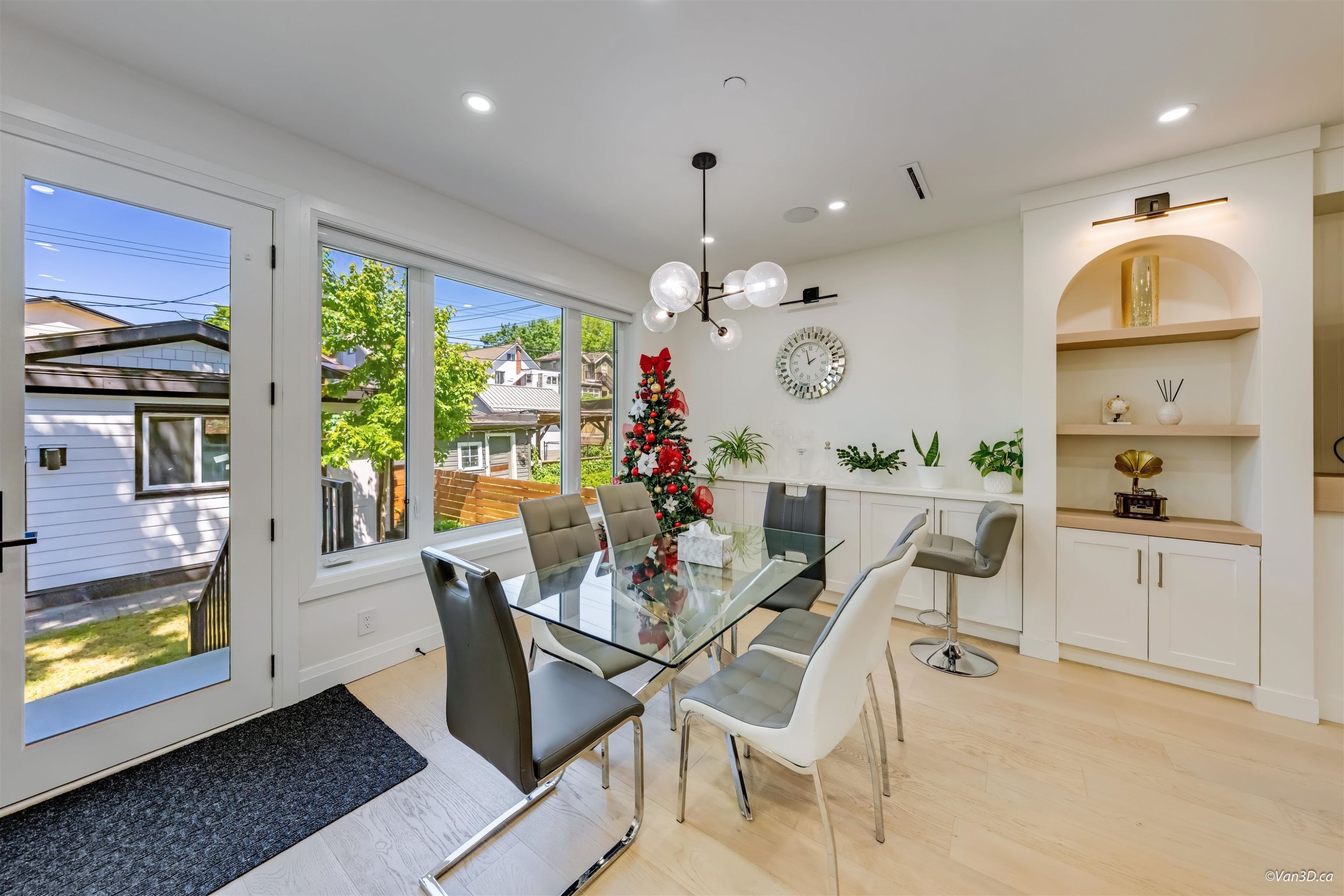 2-683 19Th Avenue W, Vancouver, BC