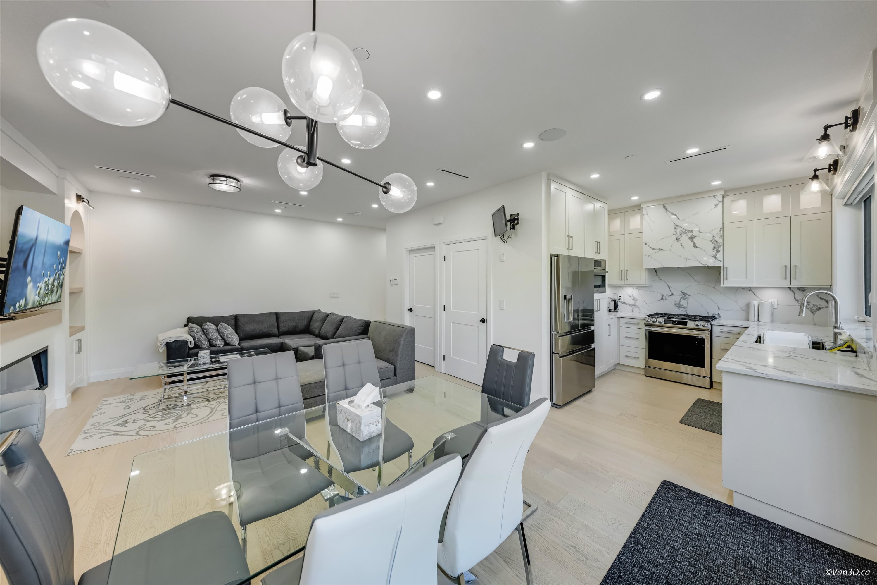 2-683 19Th Avenue W, Vancouver, BC