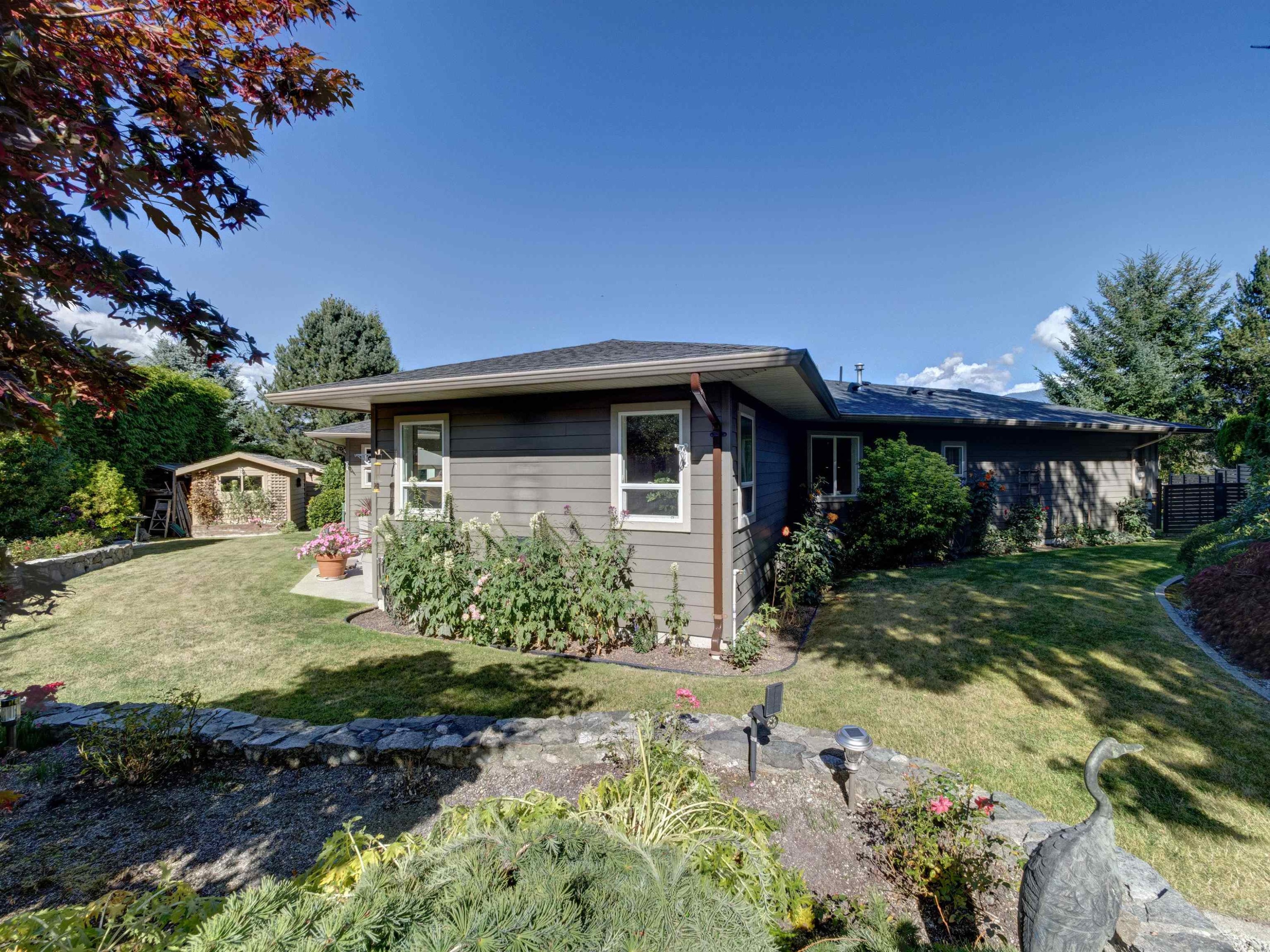 6388 Piper Place, Sechelt, BC
