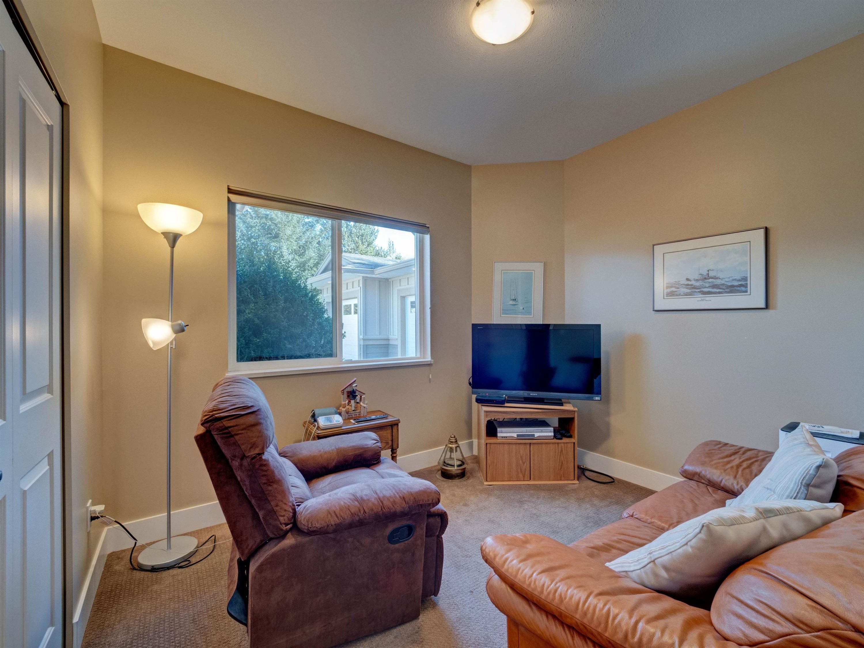6388 Piper Place, Sechelt, BC