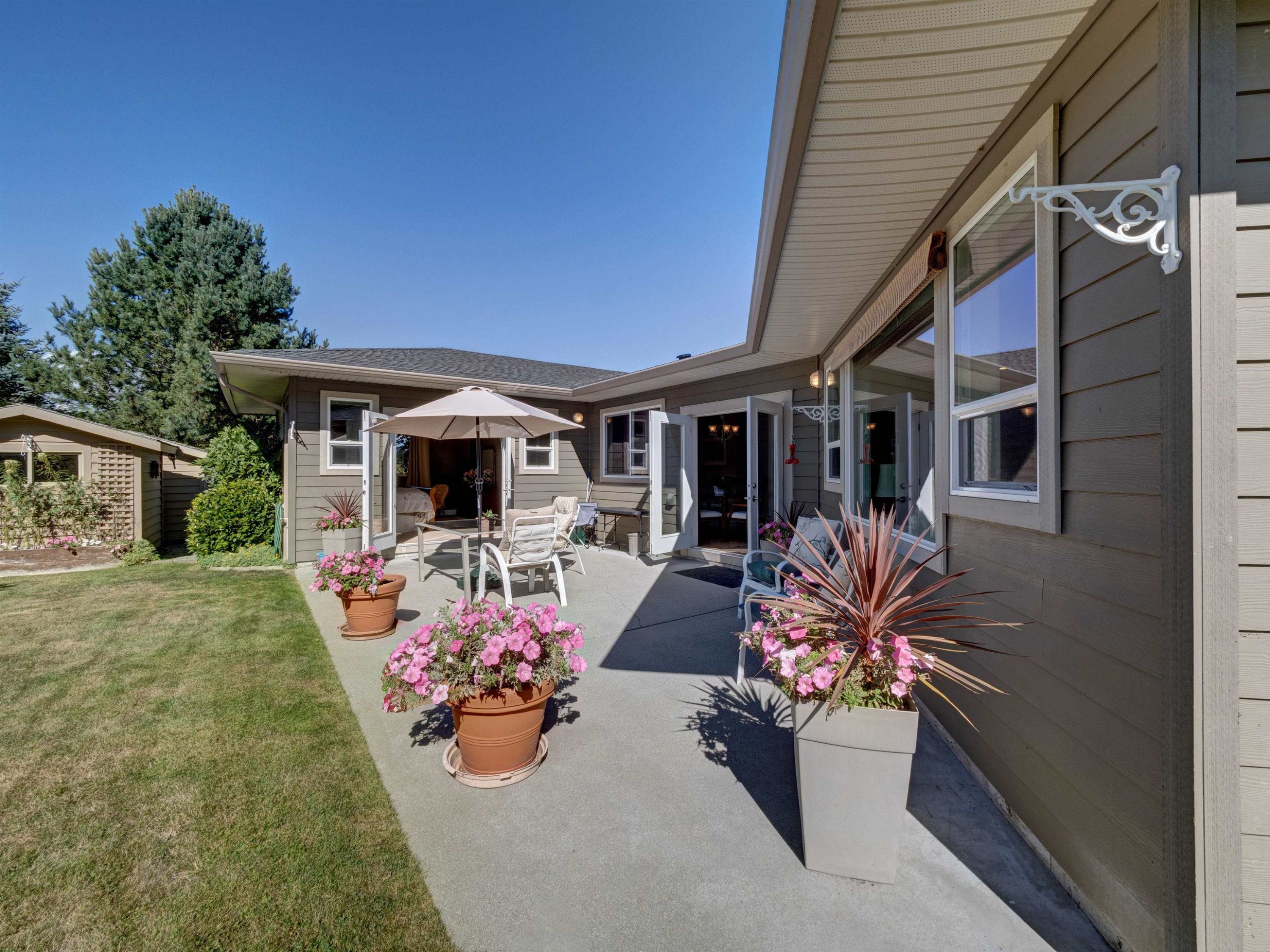 6388 Piper Place, Sechelt, BC