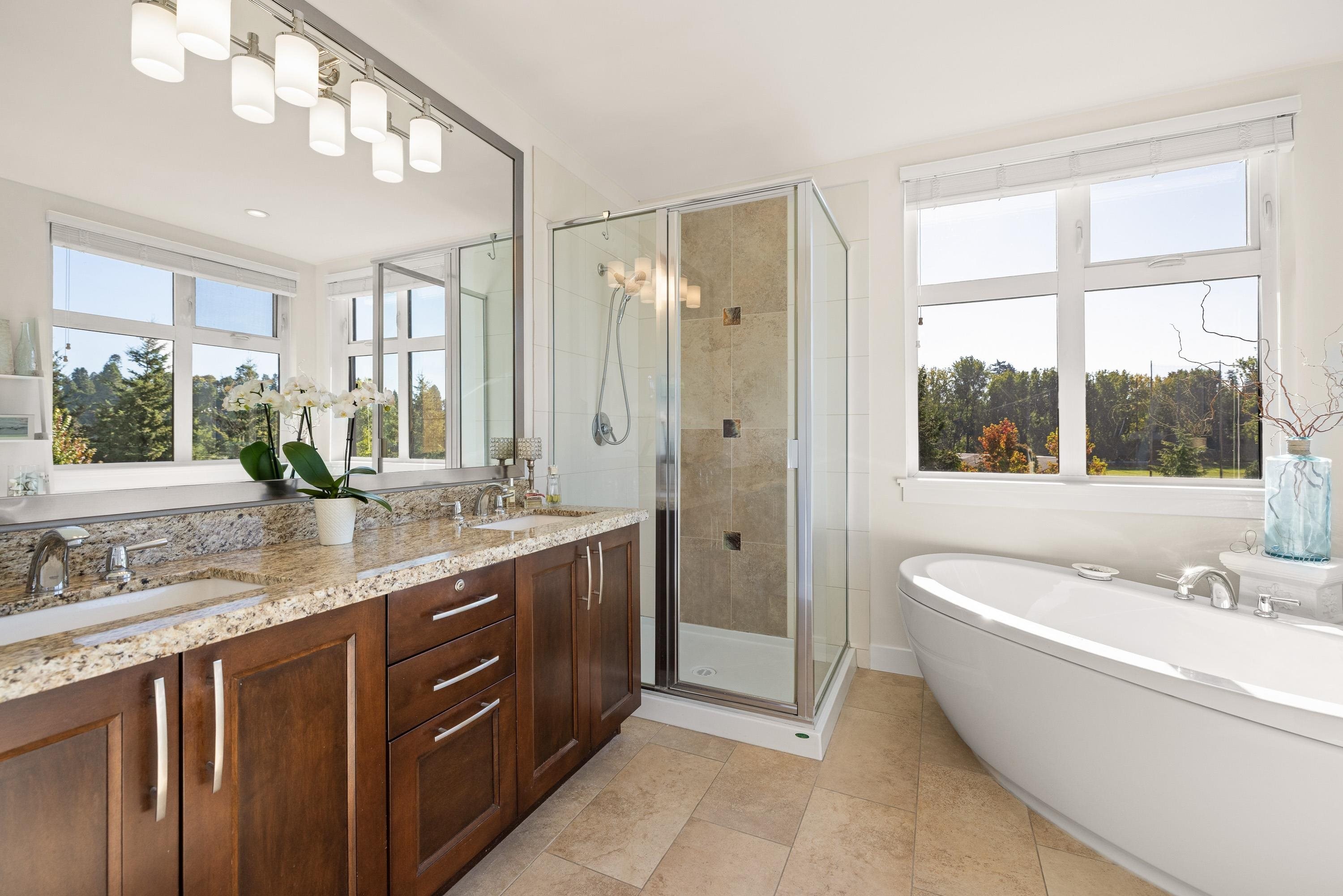 311-5099 Springs Boulevard, Delta, BC