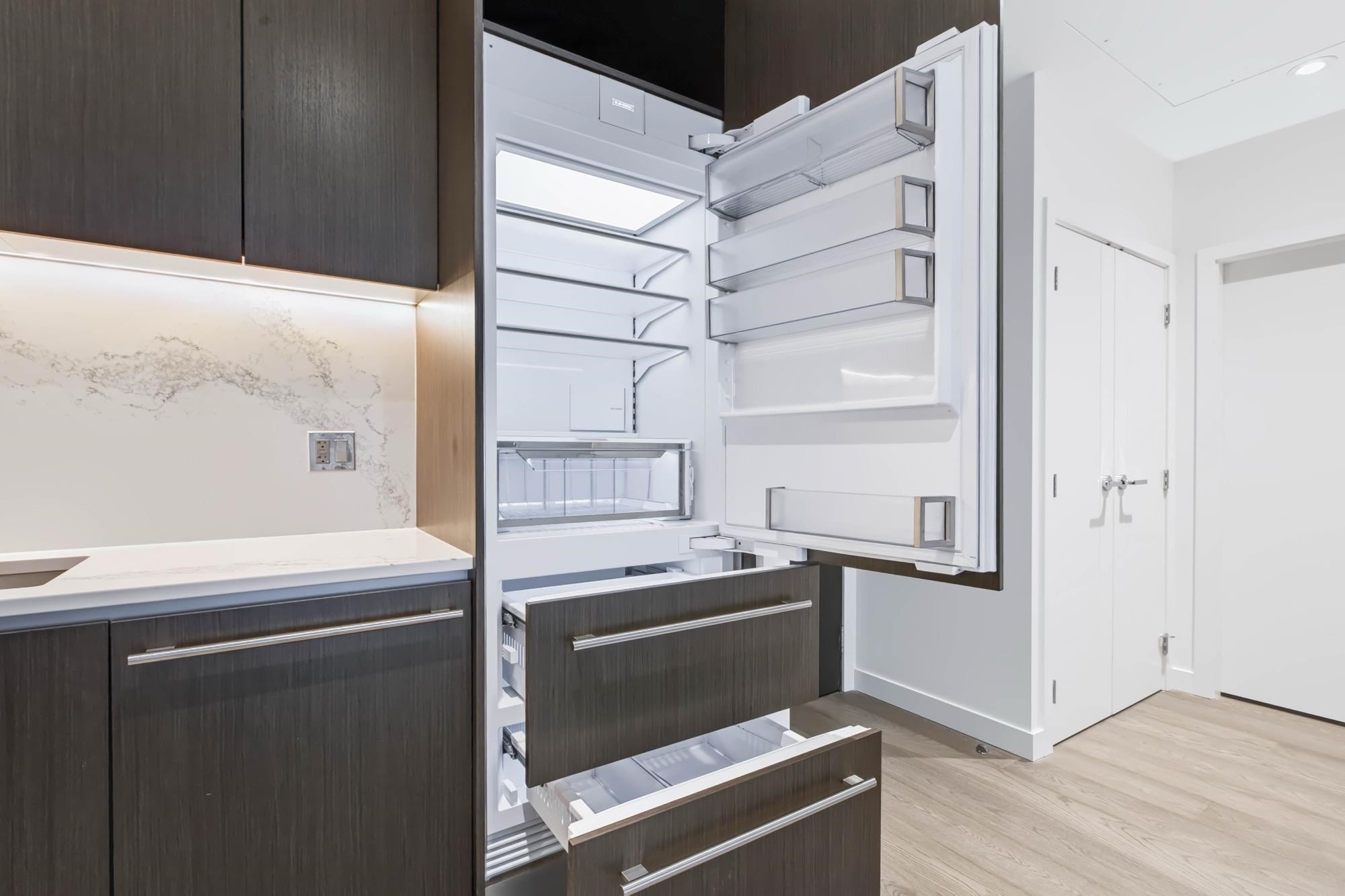 704-777 Harbour Way, Vancouver, BC