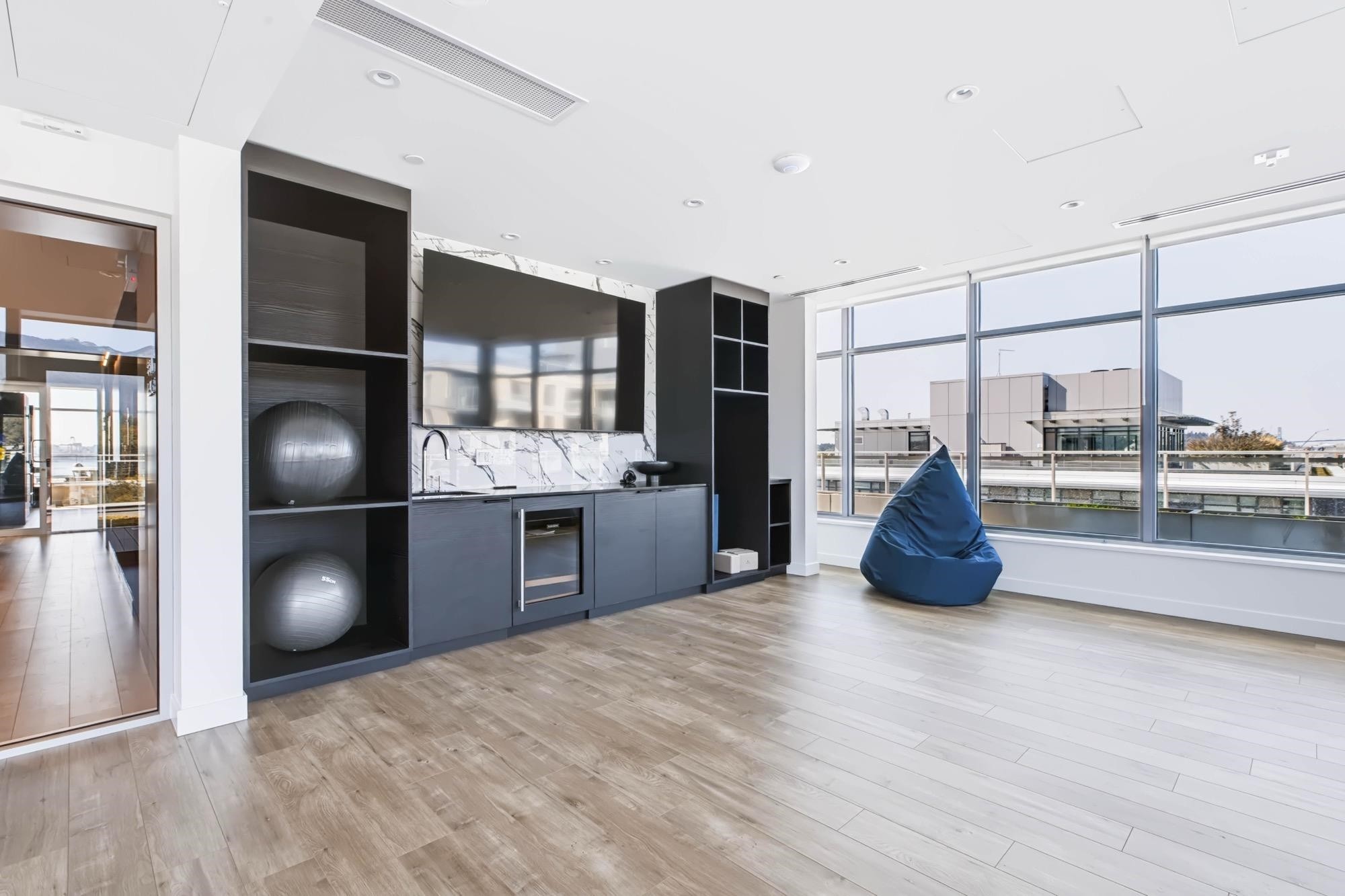 704-777 Harbour Way, Vancouver, BC