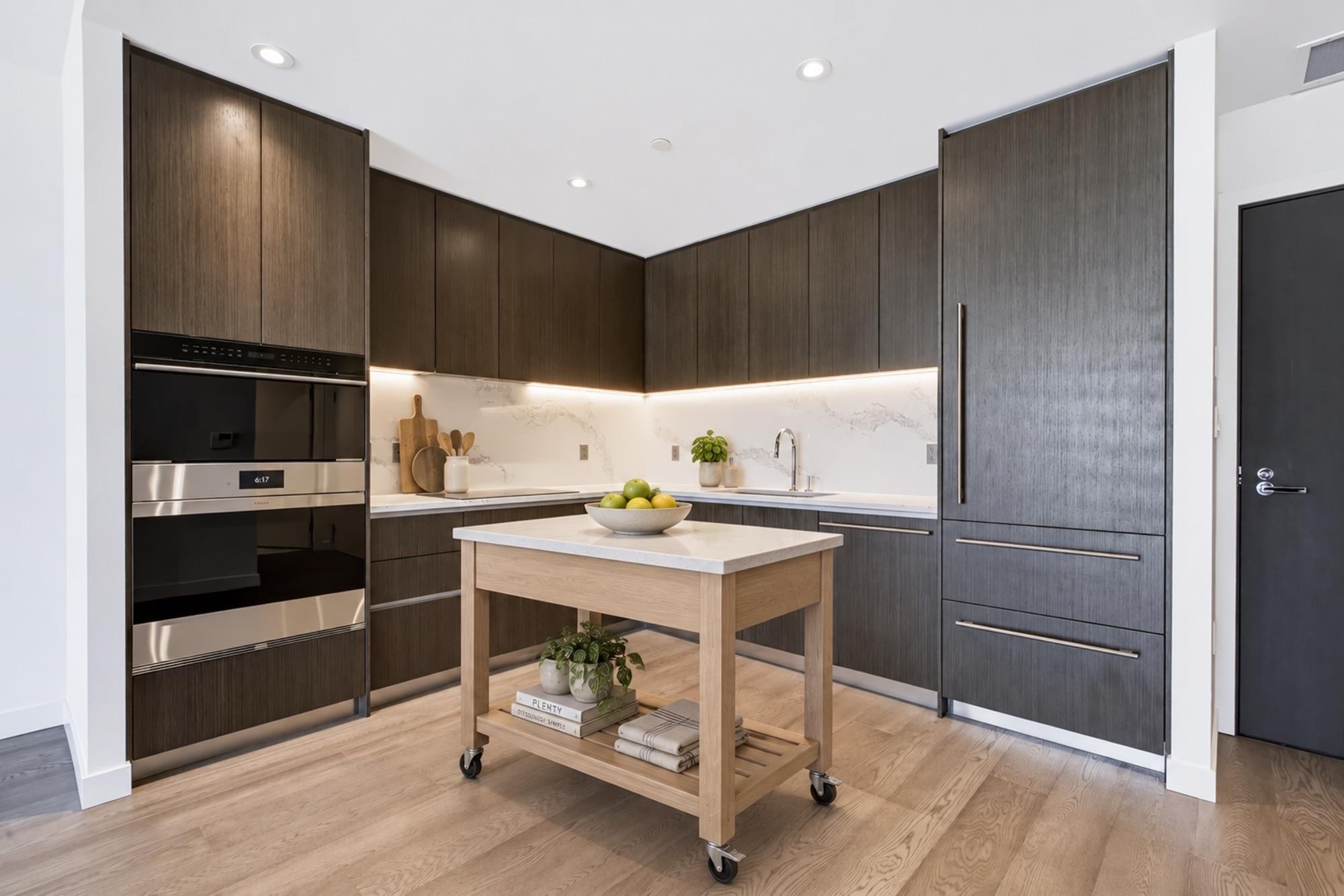 704-777 Harbour Way, Vancouver, BC