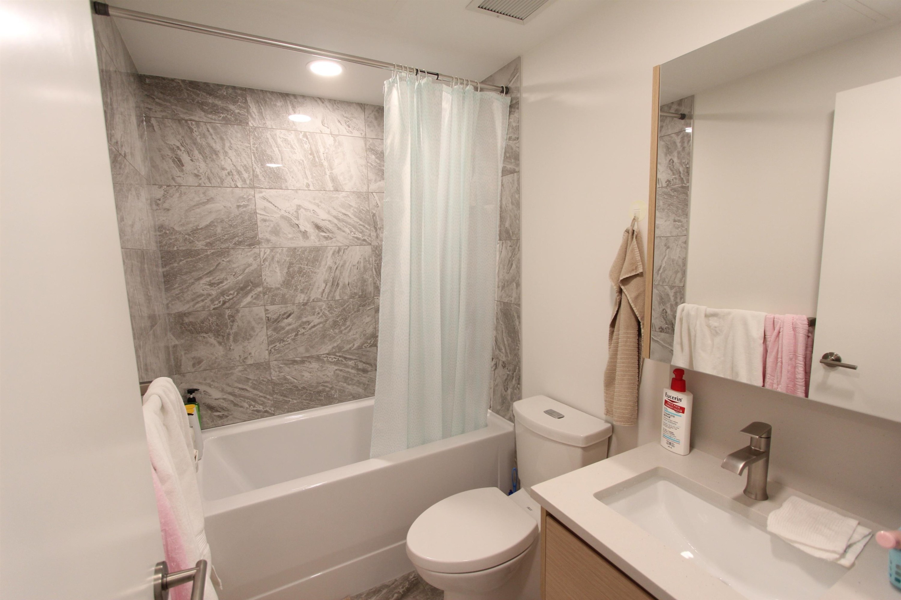 803-4433 Alaska Street, Burnaby, BC