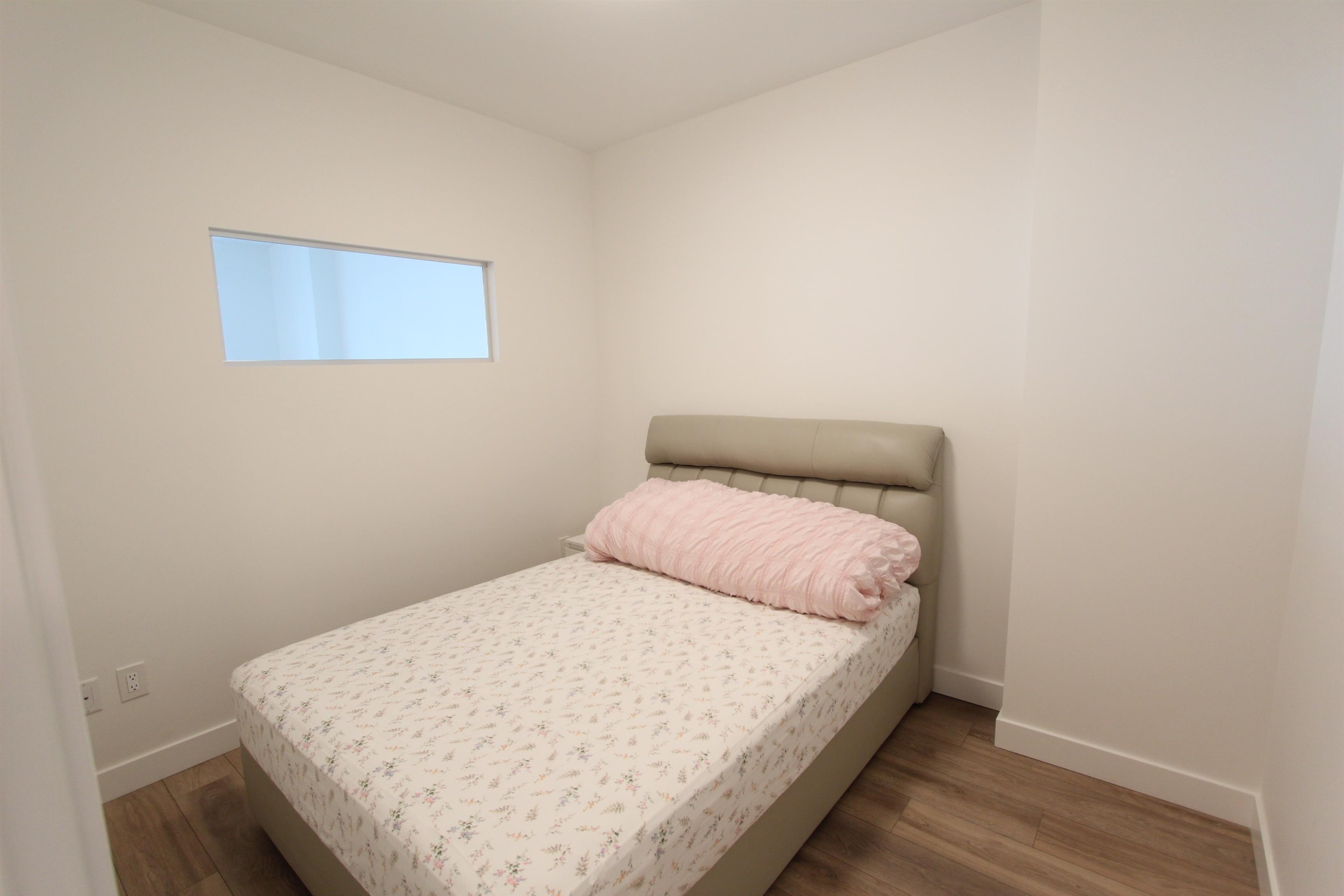 803-4433 Alaska Street, Burnaby, BC