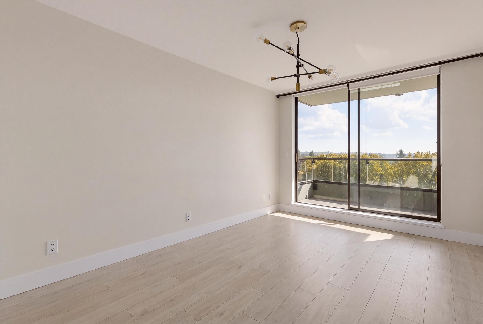 902-2370 2Nd Avenue W, Vancouver, BC