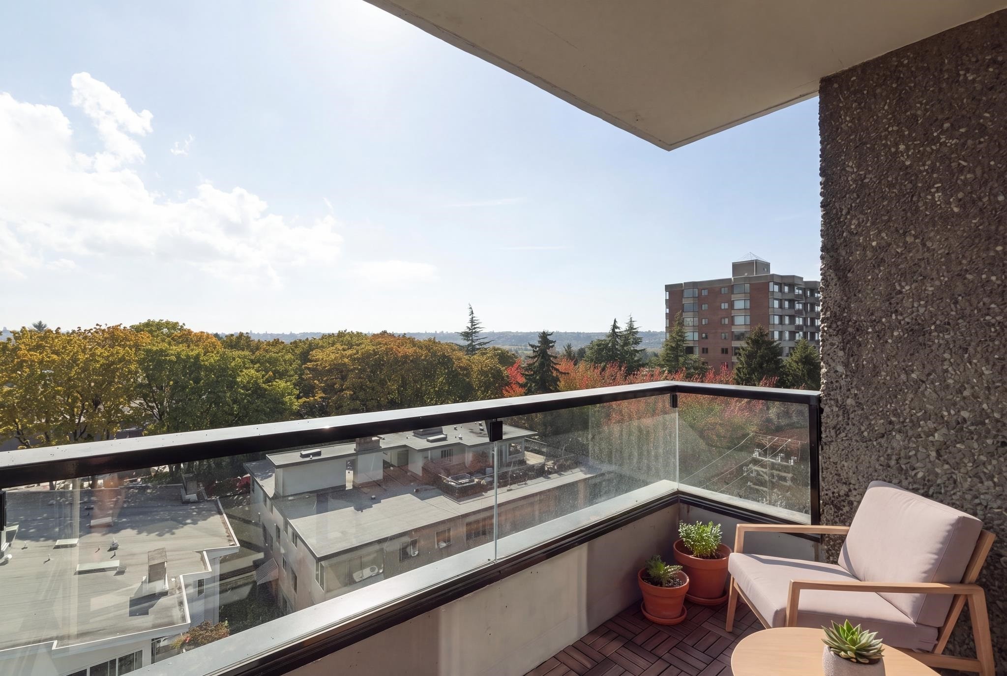 902-2370 2Nd Avenue W, Vancouver, BC