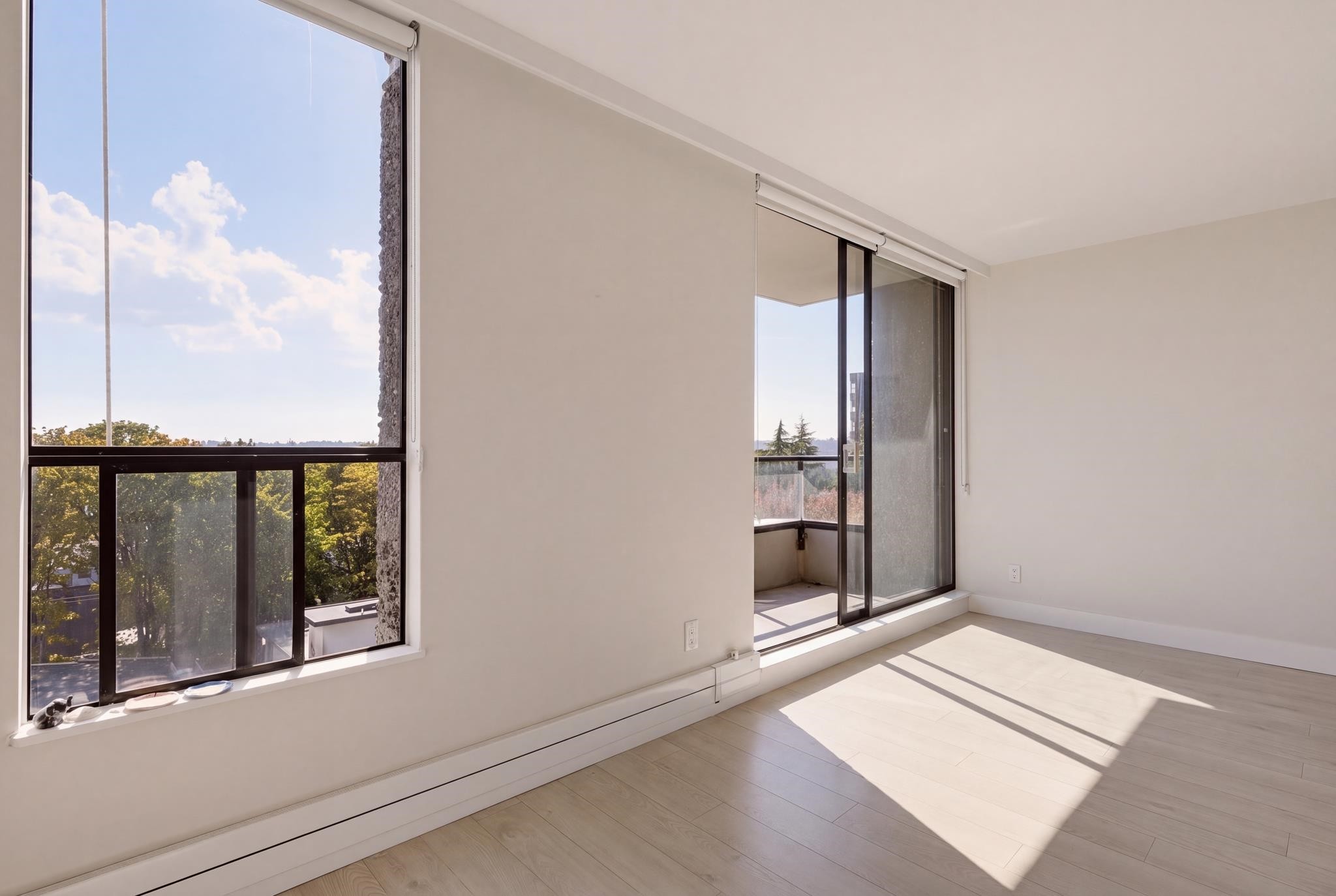 902-2370 2Nd Avenue W, Vancouver, BC