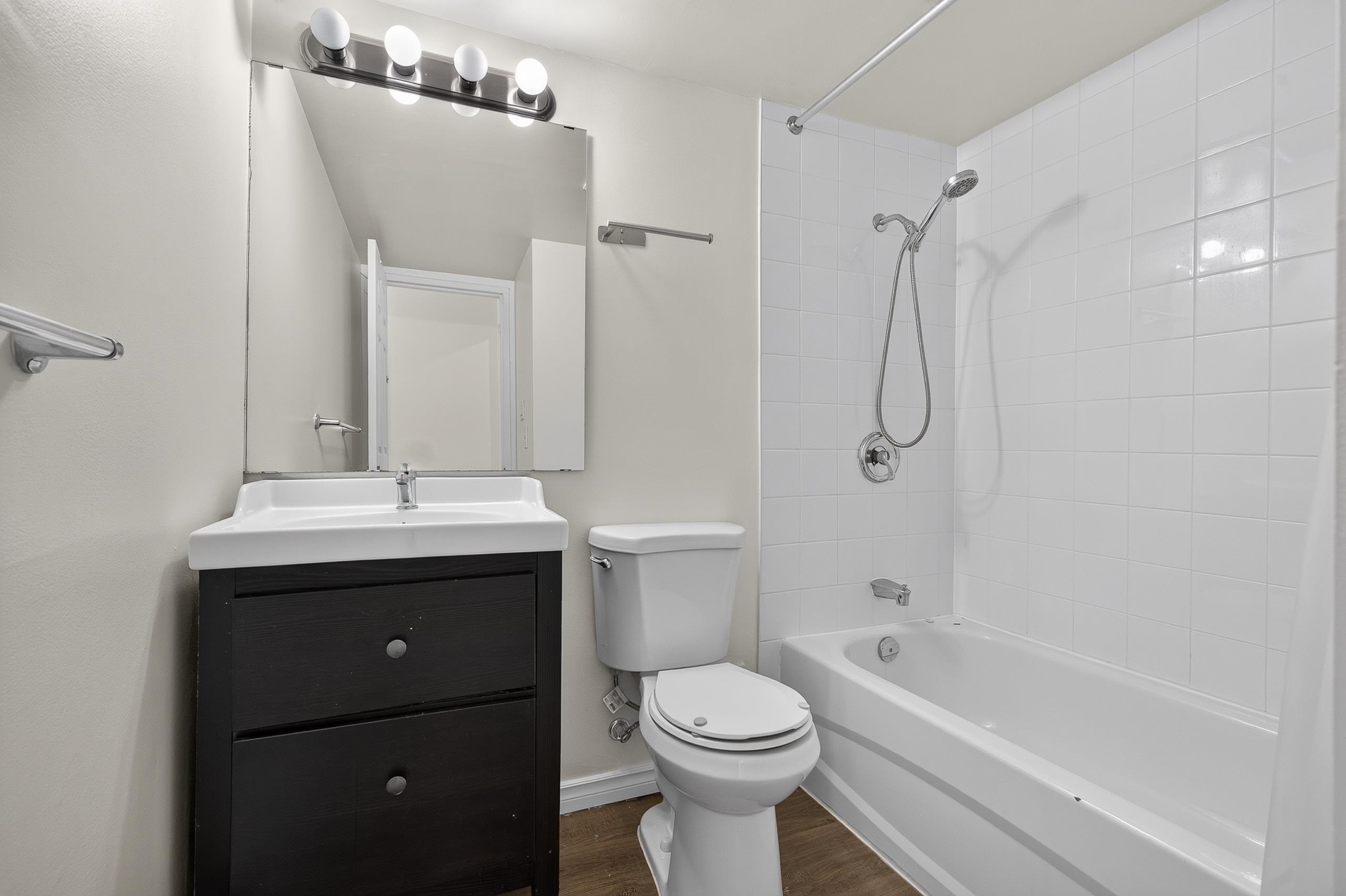 203-7220 Lindsay Road, Richmond, BC