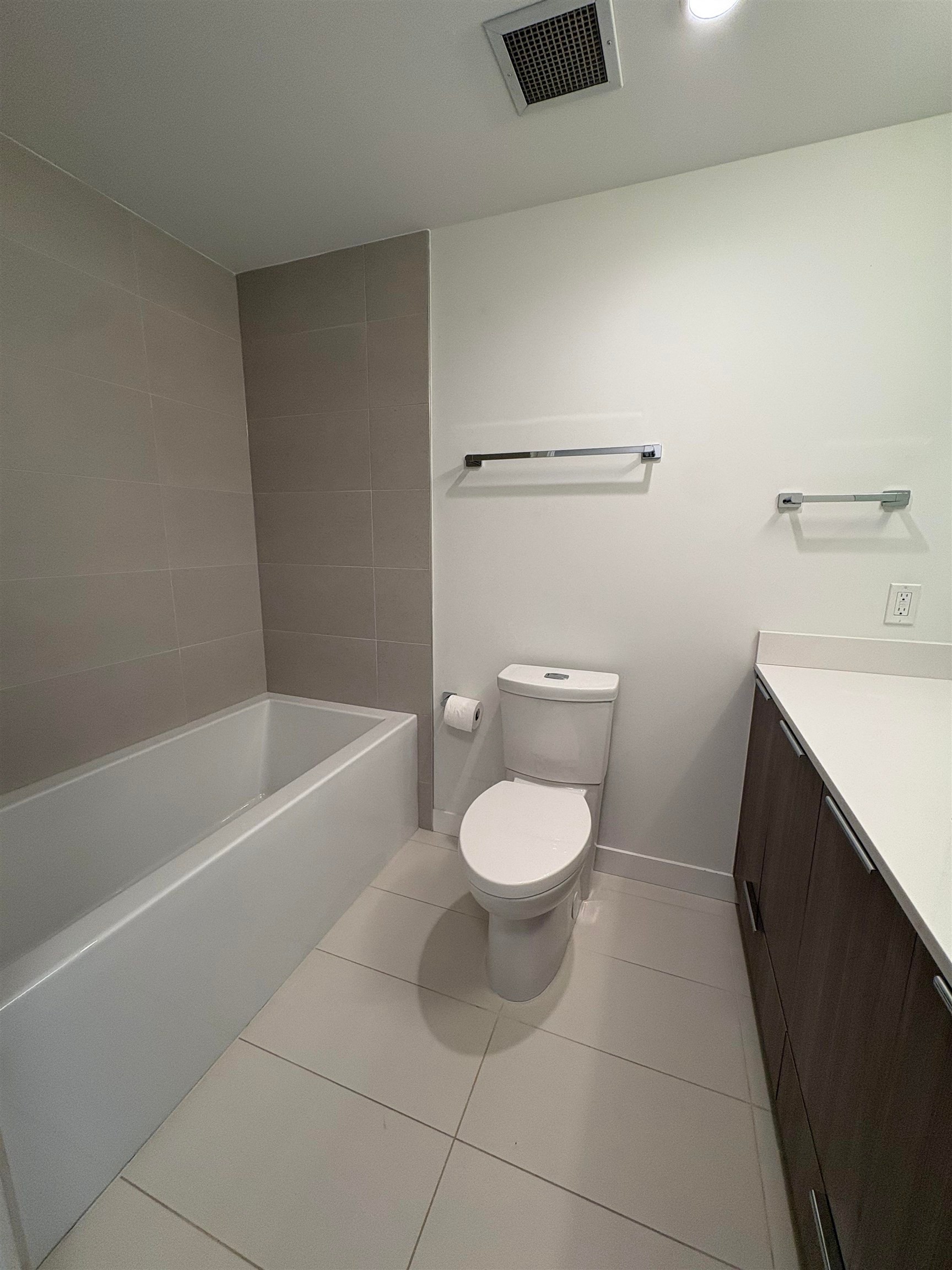 501-1401 Hunter Street, North Vancouver, BC