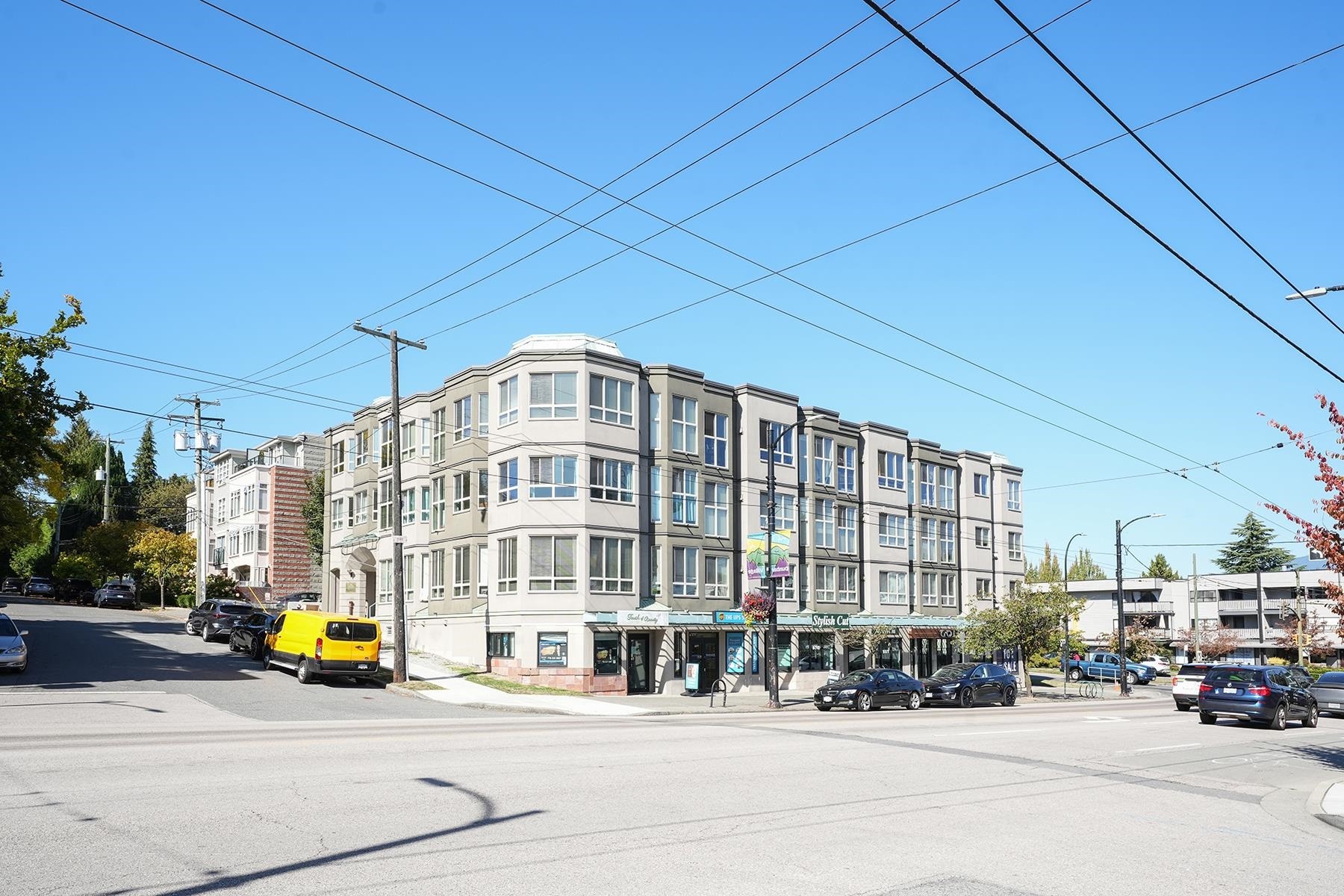 305-3615 17Th Avenue W, Vancouver, BC