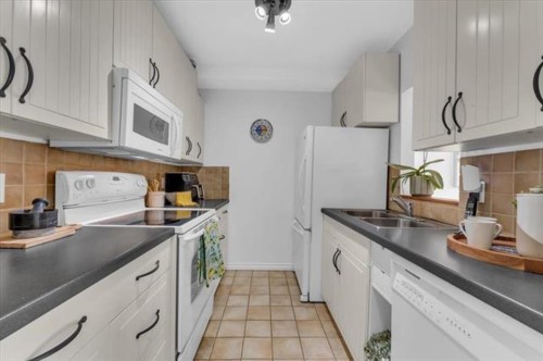 3295 Mountain Highway, North Vancouver, BC 