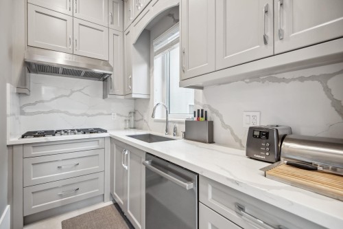 2931 39Th Avenue W, Vancouver, BC 