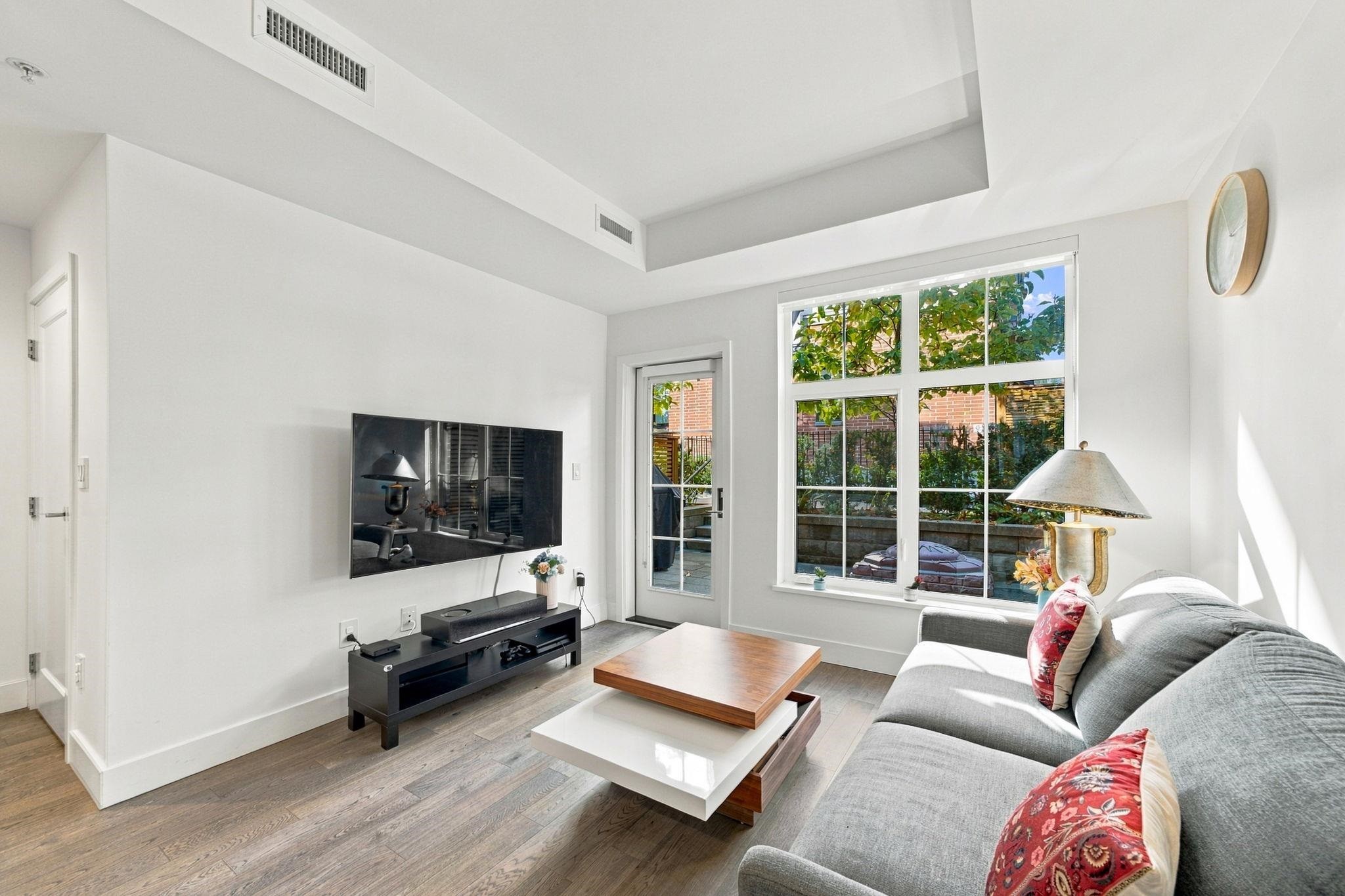 135-2070 Curling Road, North Vancouver, BC