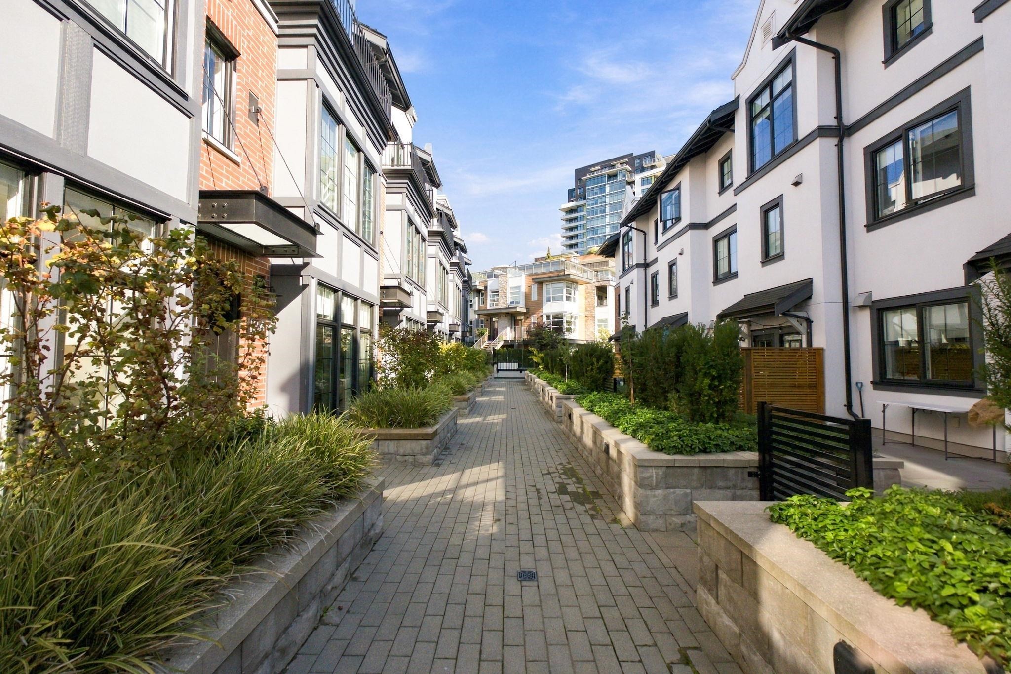 135-2070 Curling Road, North Vancouver, BC